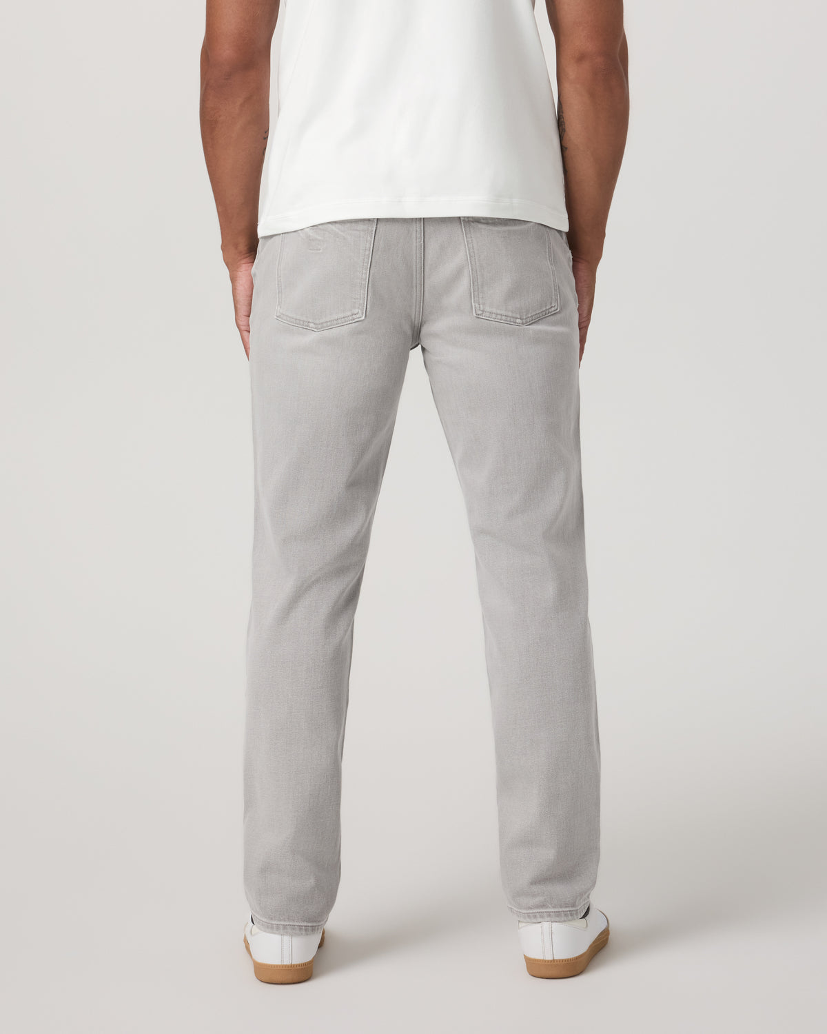 Vuori Vintage Jean Classic Fit 32" Men's MoonWash Denim - Vuori