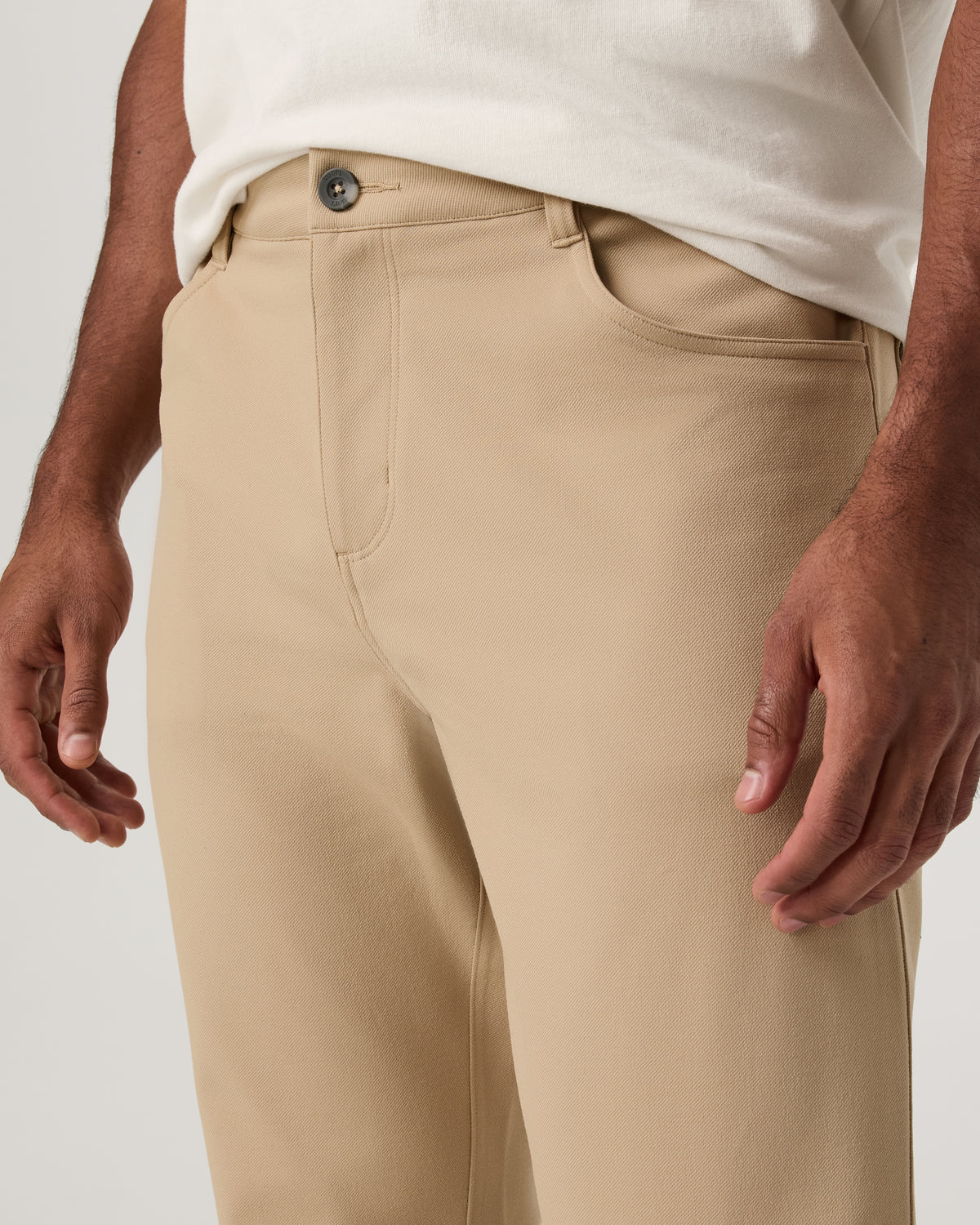 MetaTwill Pant Classic Fit 32" Men's Trench Pants - Vuori
