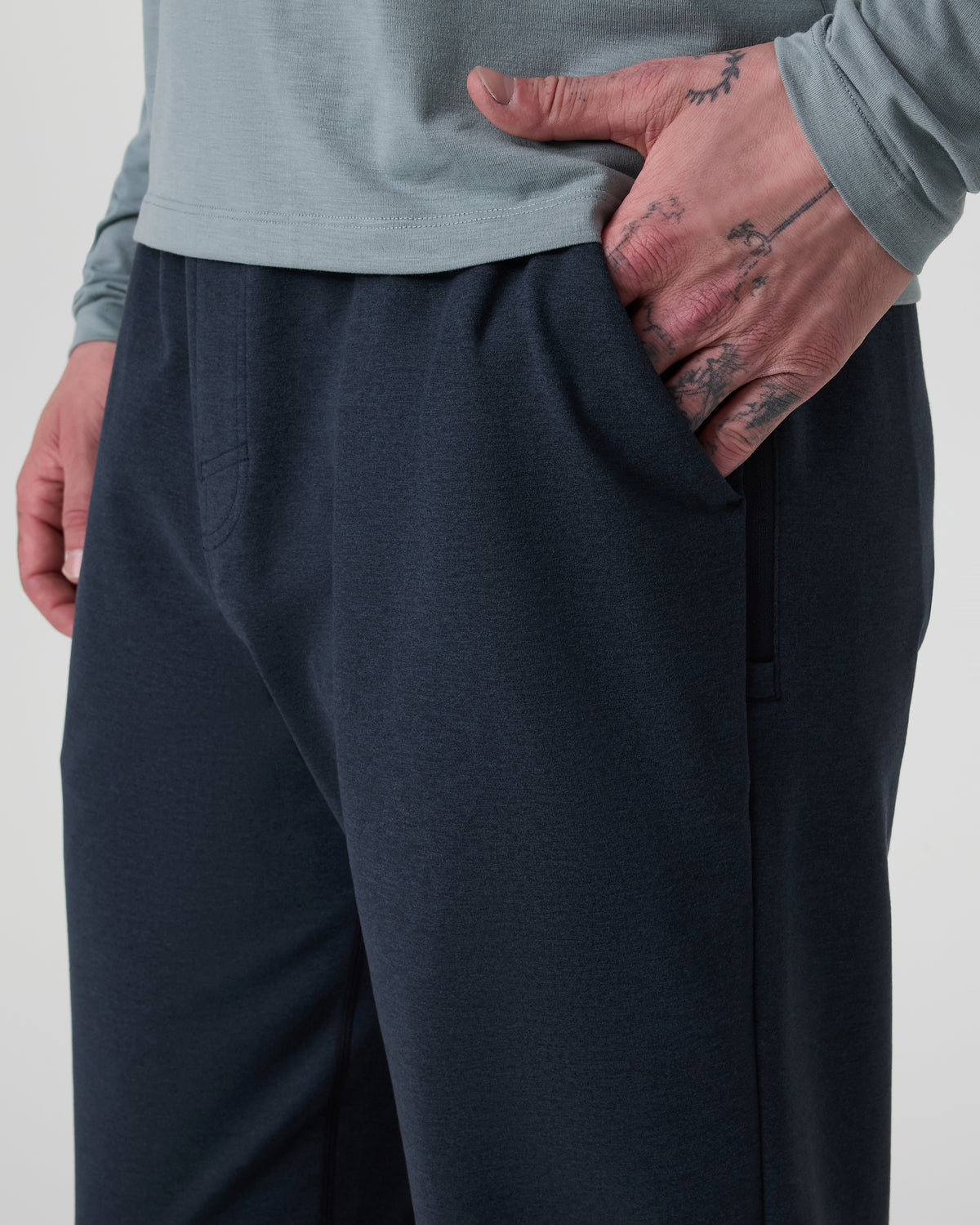 Coronado Performance Sweatpant Classic 28" Midnight Heather - Vuori