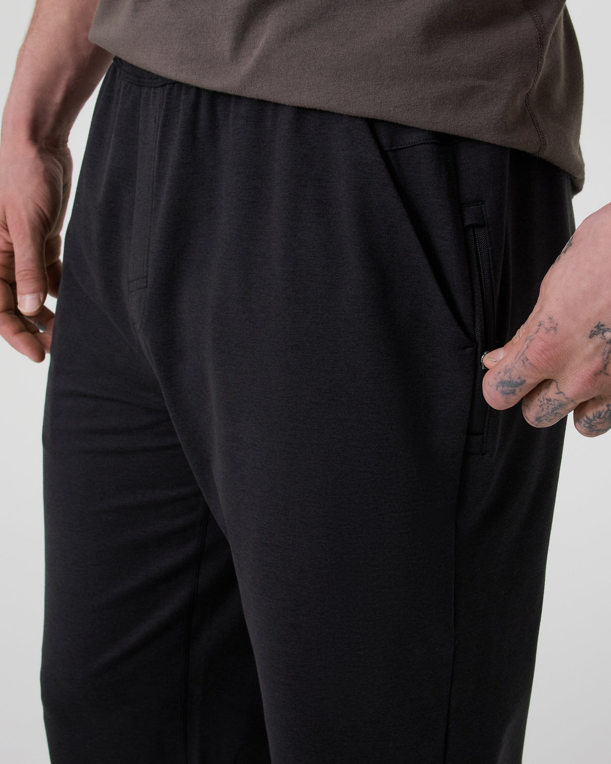 Coronado Performance Sweatpant Classic 28" Black Heather - Vuori