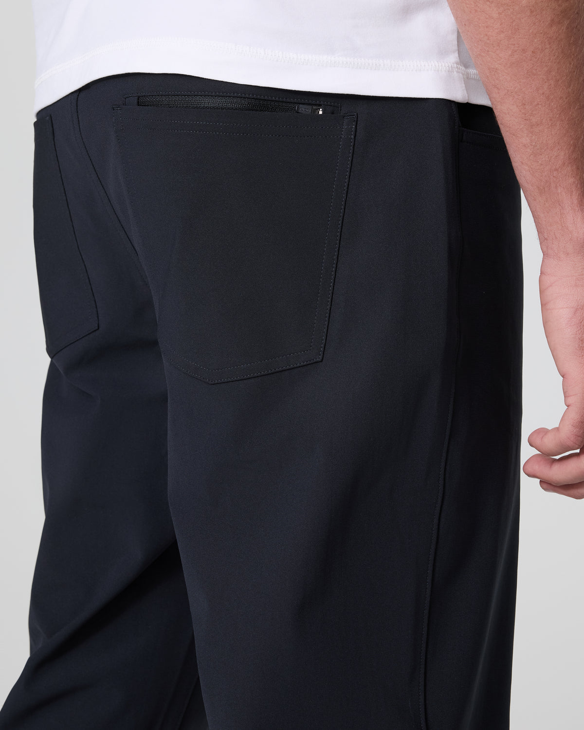 Meta Pant Classic Fit 34" Men's Black 5-Pocket Pants - Vuori