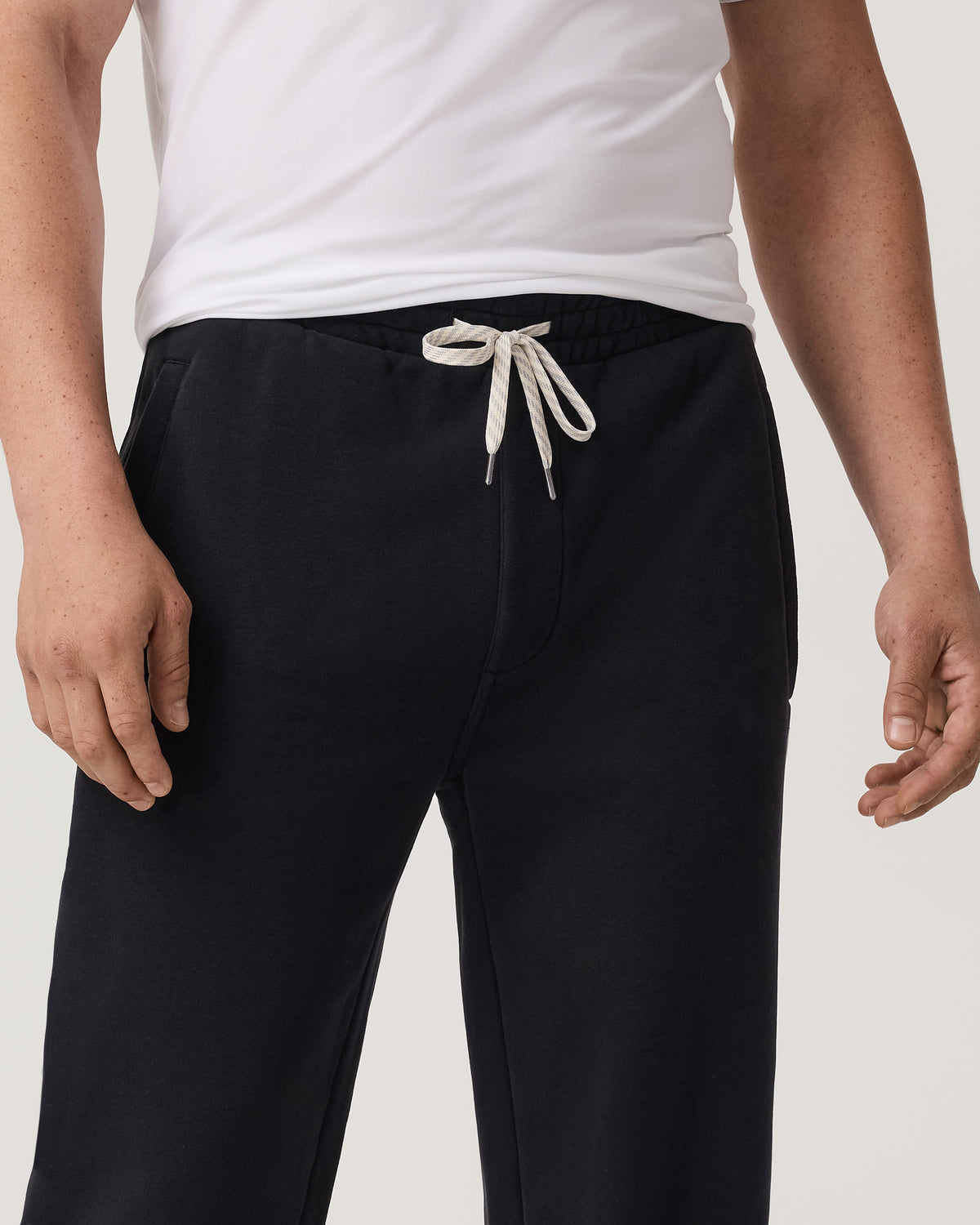 Men's Seaside Straight Leg Sweatpant 30” Black - Vuori