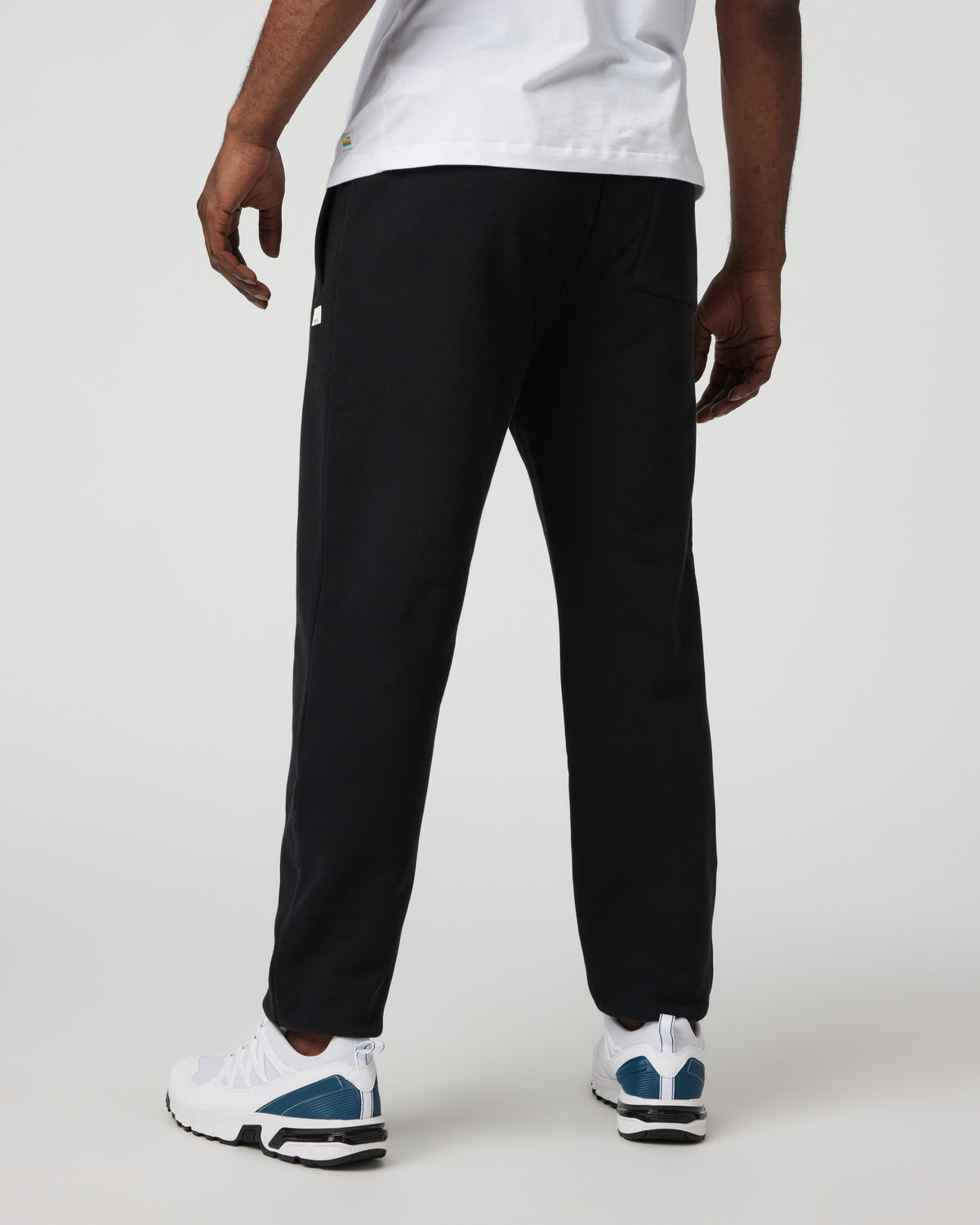 Seaside Sweatpant Men's Black Fleece Sweatpants - Vuori