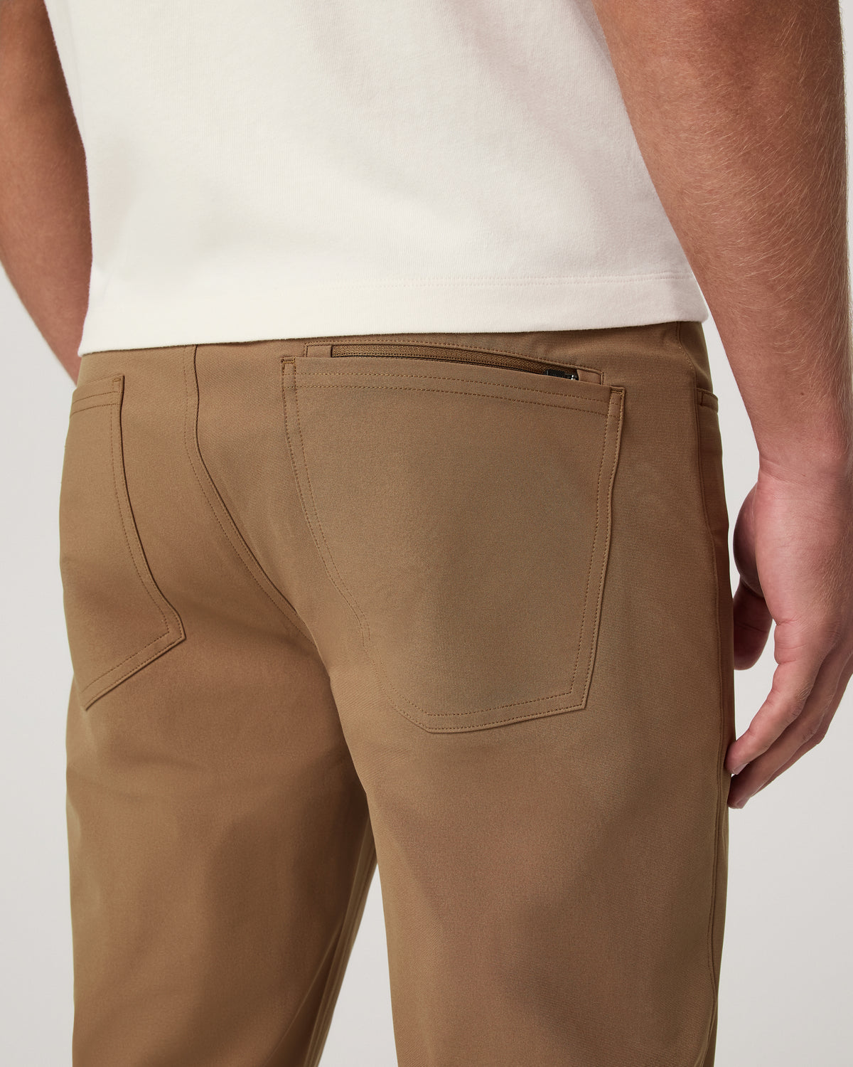 Meta Pant Athletic Slim Fit 32" Men's Pecan 5-Pocket Pant - Vuori