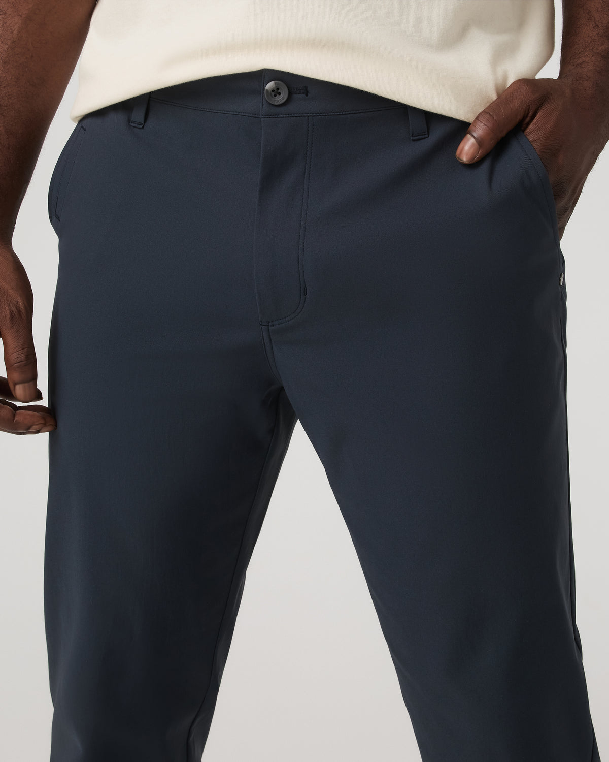 Cascade Chino Classic Fit 30" Men's Ink Pants - Vuori