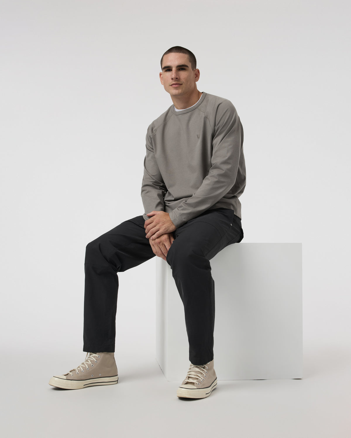 Barren Pant Classic 32" Men's Black Pants - Vuori