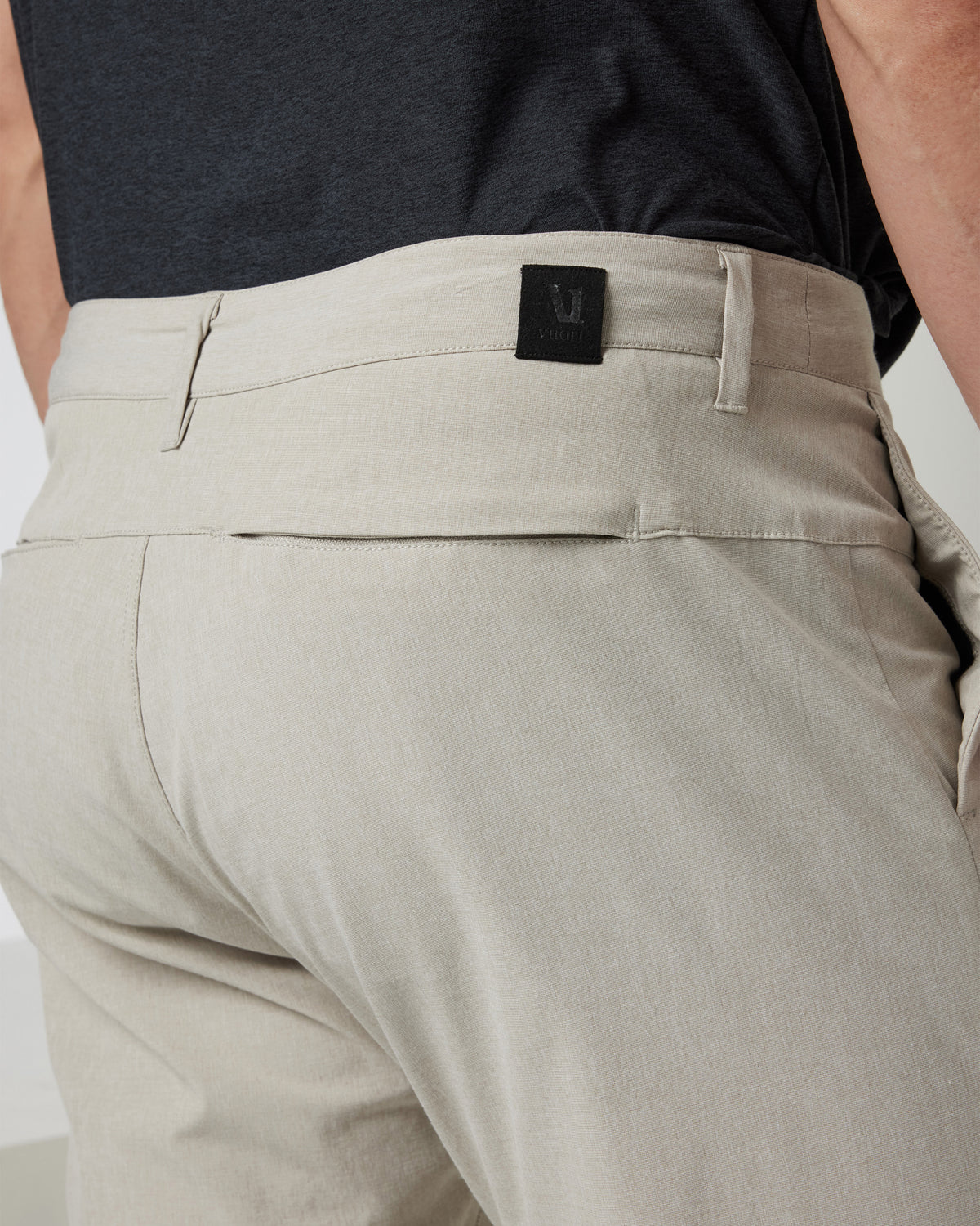 Aim Pant 30" Men's Khaki Golf & Travel Pants - Vuori