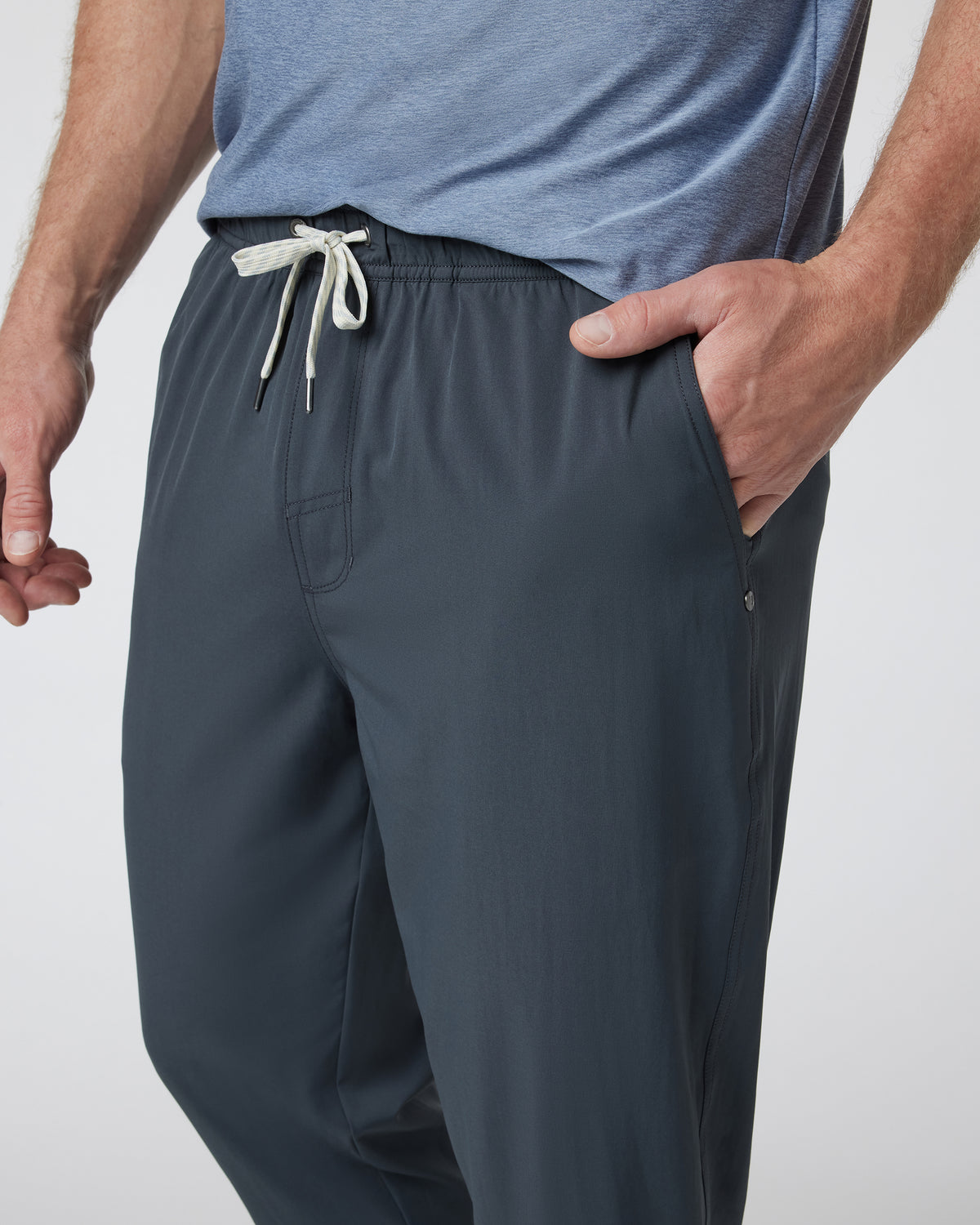 Kore Jogger Lined - Short Charcoal Workout Joggers - Vuori
