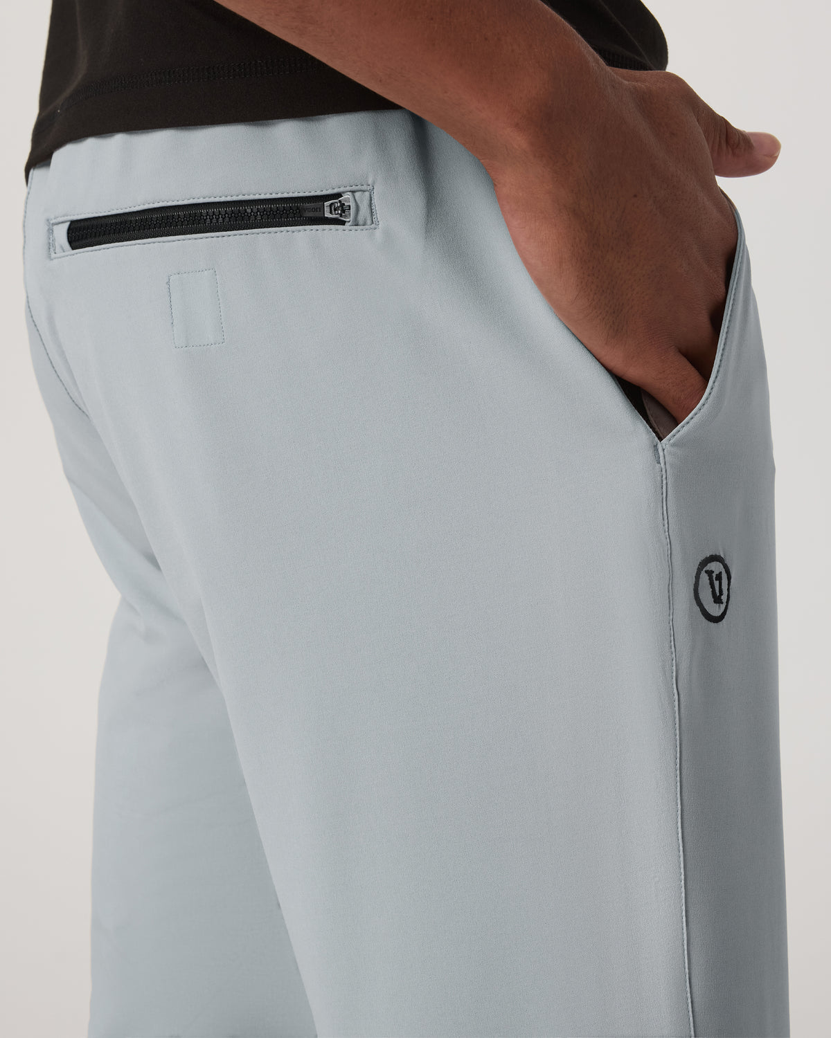Elevate Kore Pant Lined Men's Athletic Pants in Sea Fog - Vuori