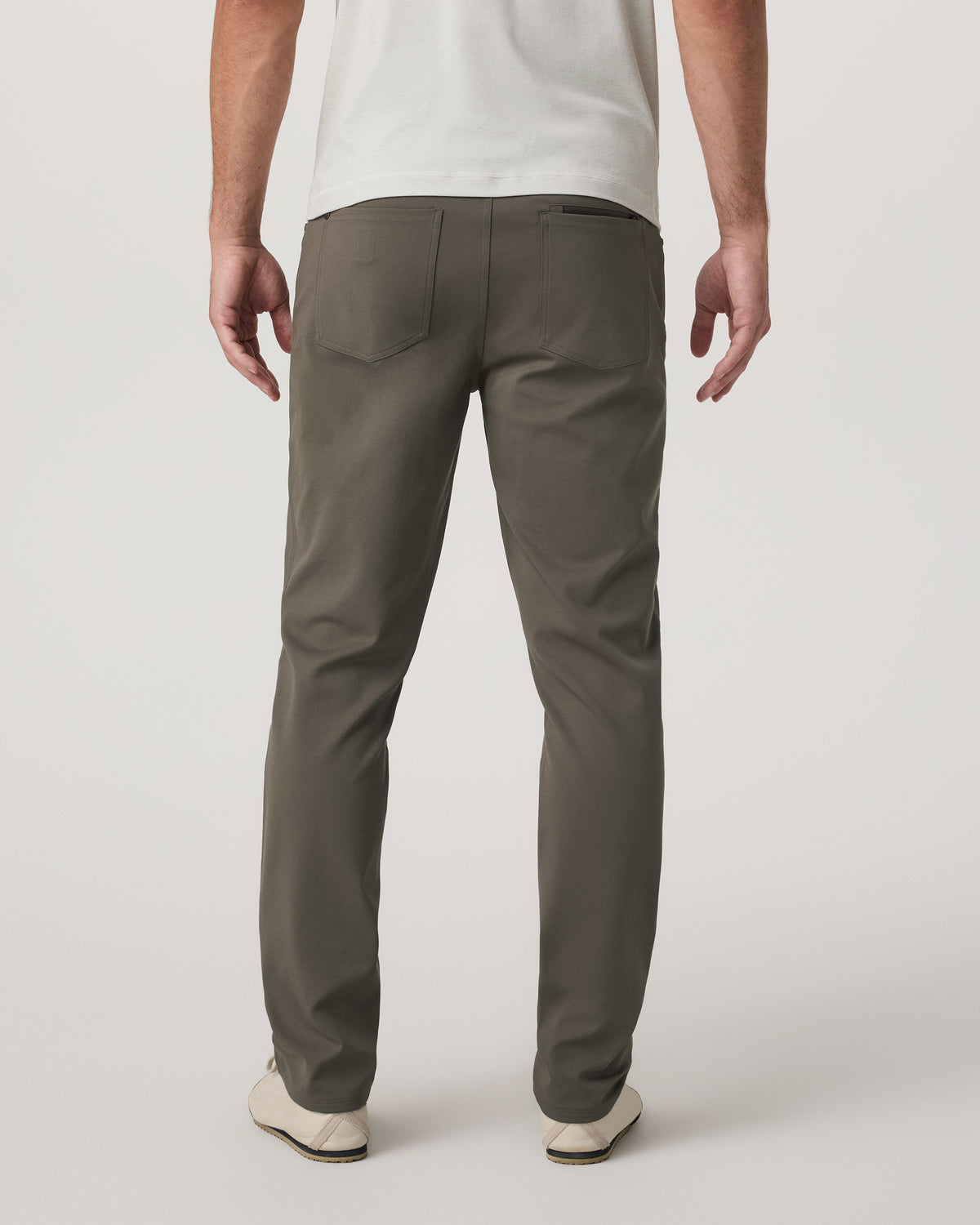 MetaTwill Pant Classic Fit 32" Men's Root Pants - Vuori