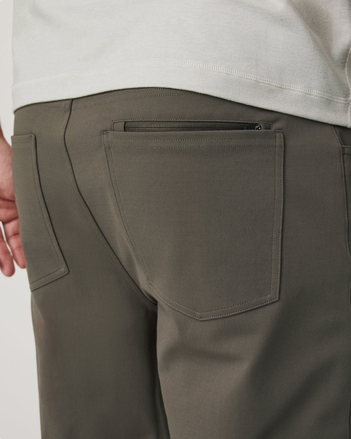 MetaTwill Pant Classic Fit 32" Men's Root Pants - Vuori