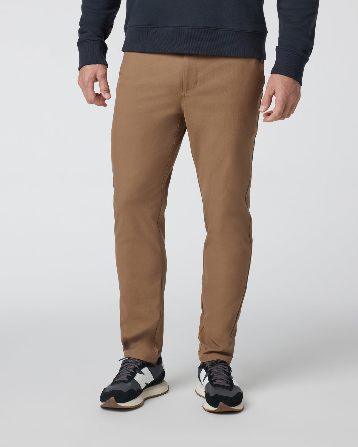 Cascade Tech Chino Men's Pecan Chinos - Vuori