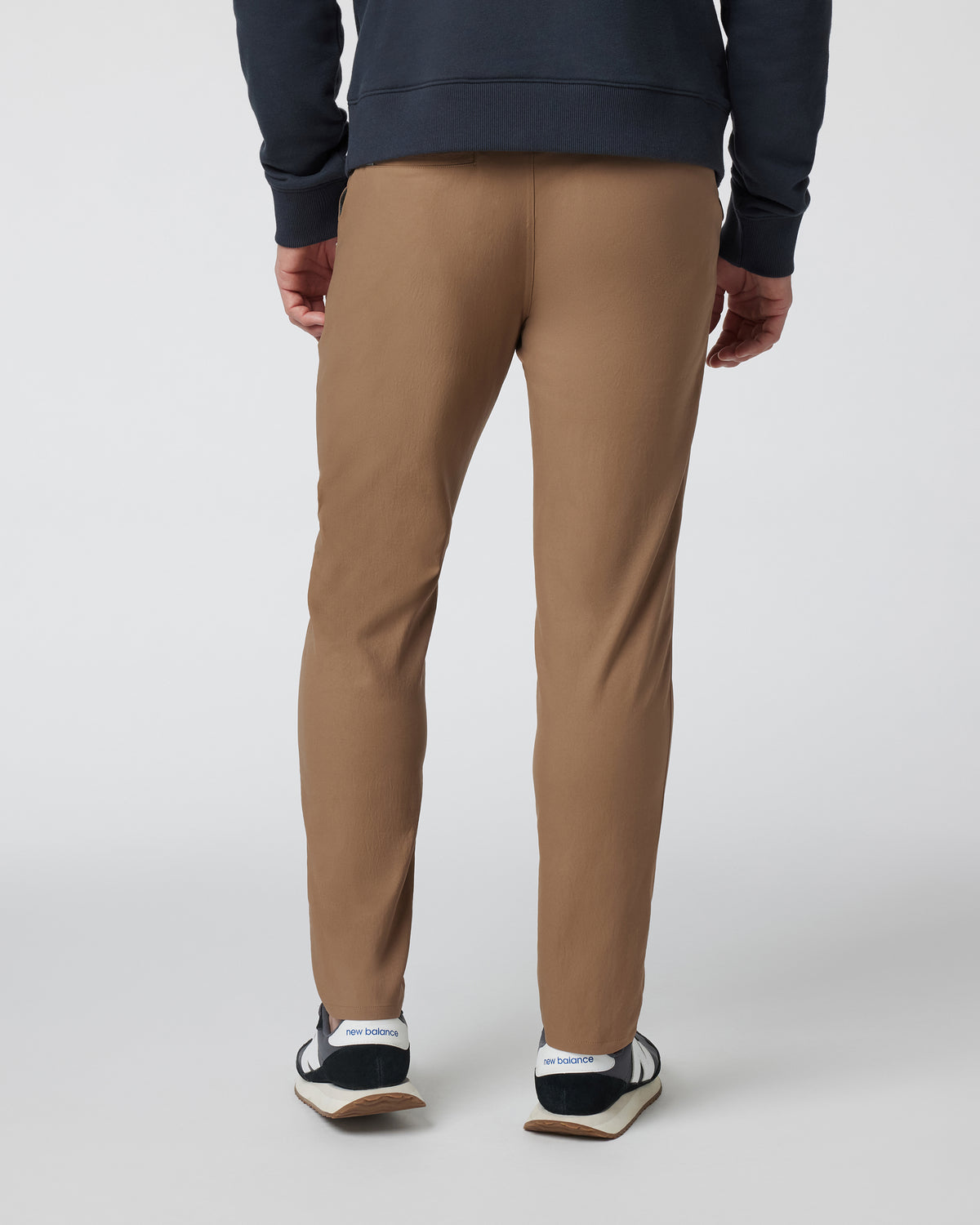 Cascade Tech Chino Men's Pecan Chinos - Vuori