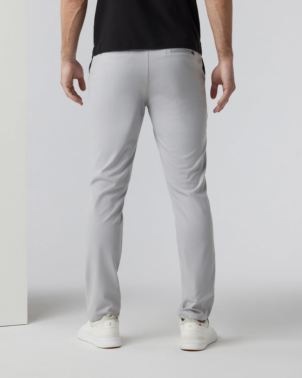 Cascade Tech Chino Pant - Fog Grey Slim Tech Chino - Vuori