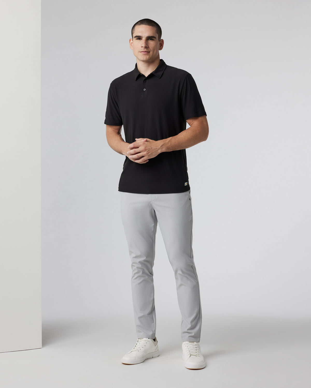Cascade Tech Chino Pant - Fog Grey Slim Tech Chino - Vuori