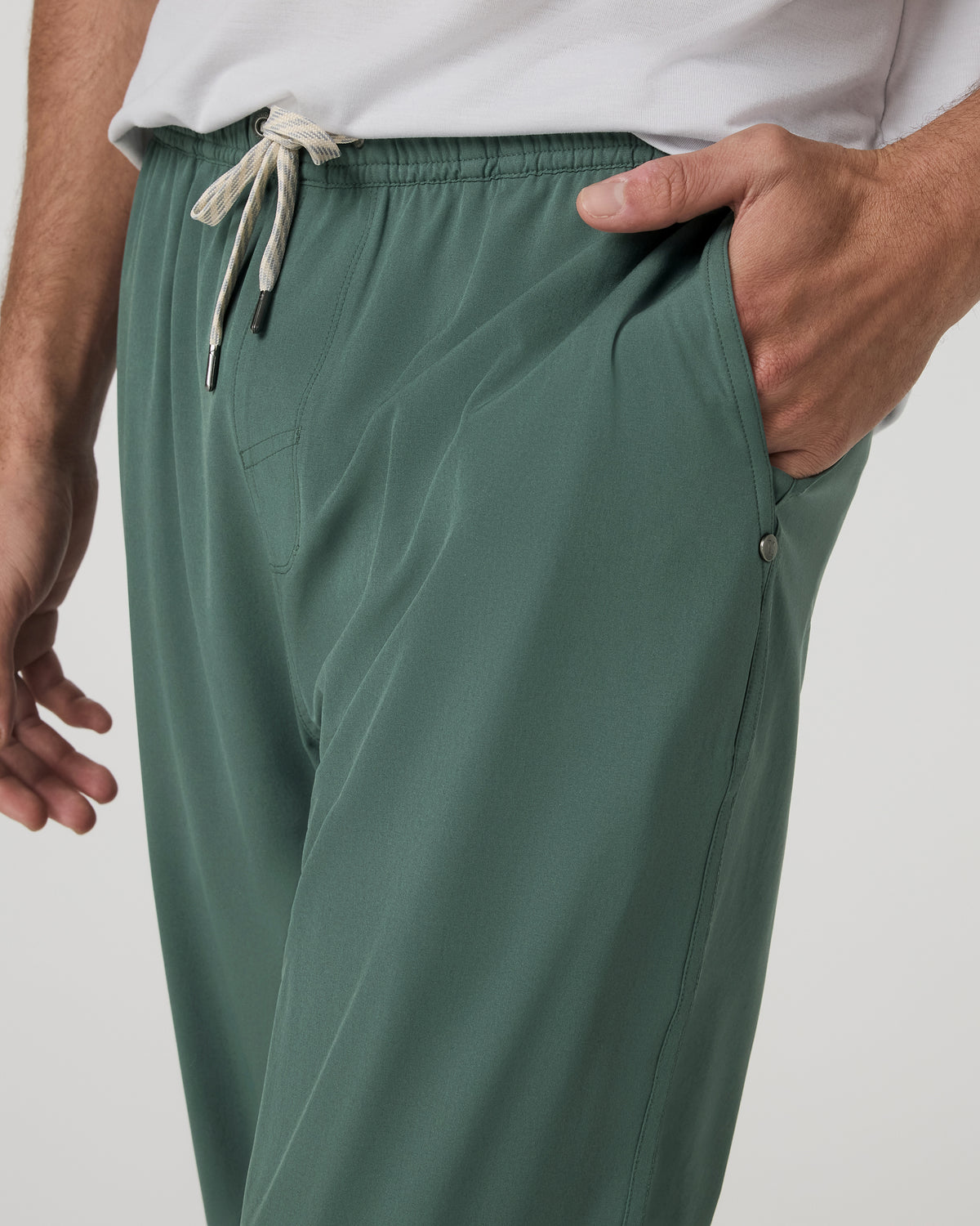 Kore Jogger Lined 28" Men's Agate Green Joggers with Liner - Vuori
