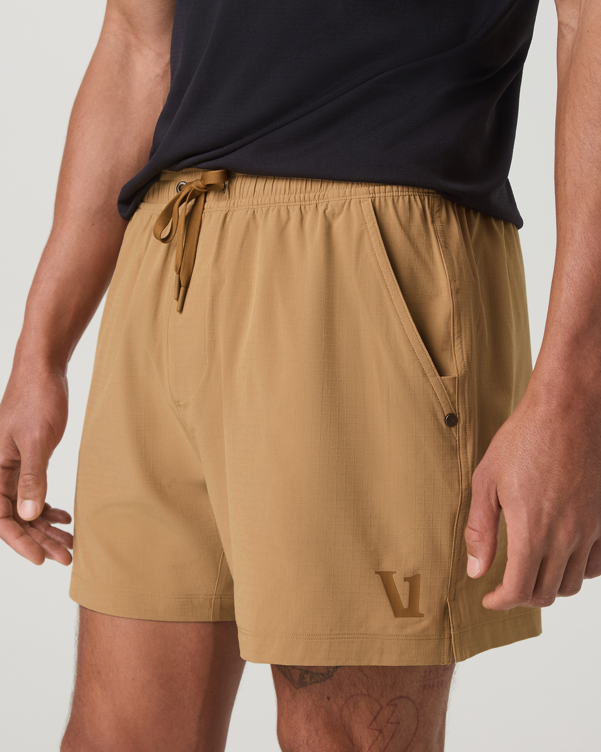 HardKore Short Lined 5" Men's Burlap Performance Shorts - Vuori