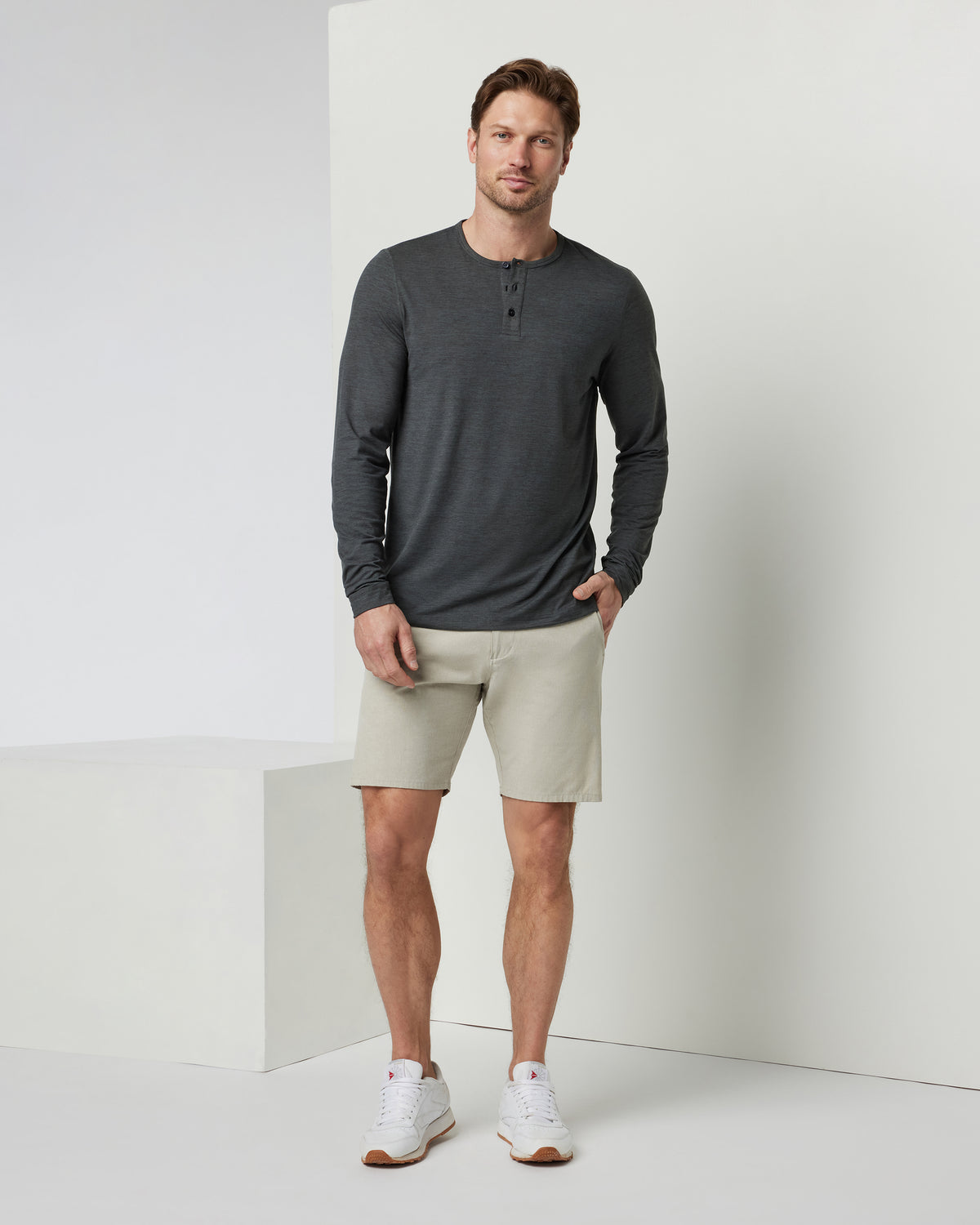Aim Short Khaki Short for Men Clothing - Vuori