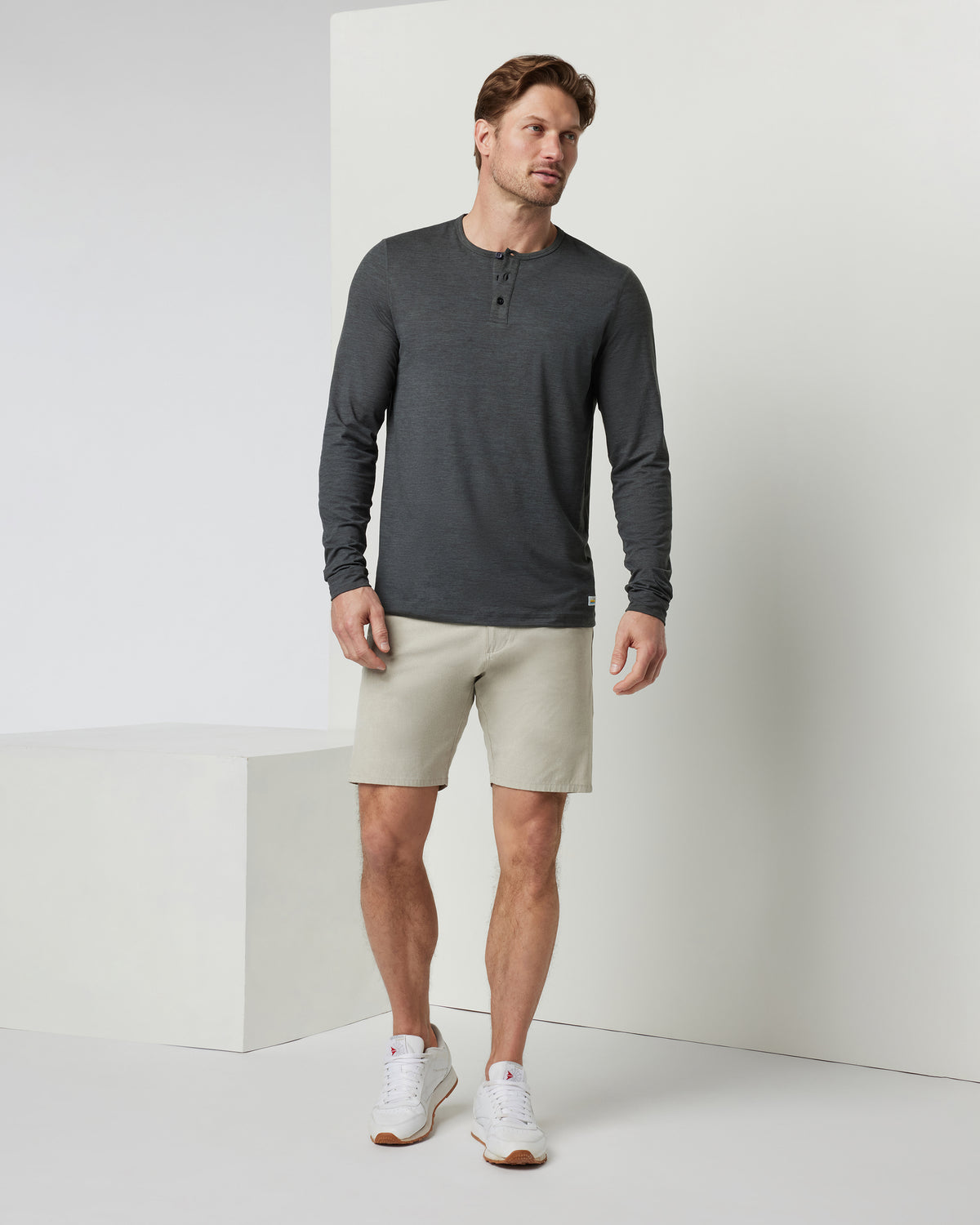 Aim Short Khaki Short for Men Clothing - Vuori