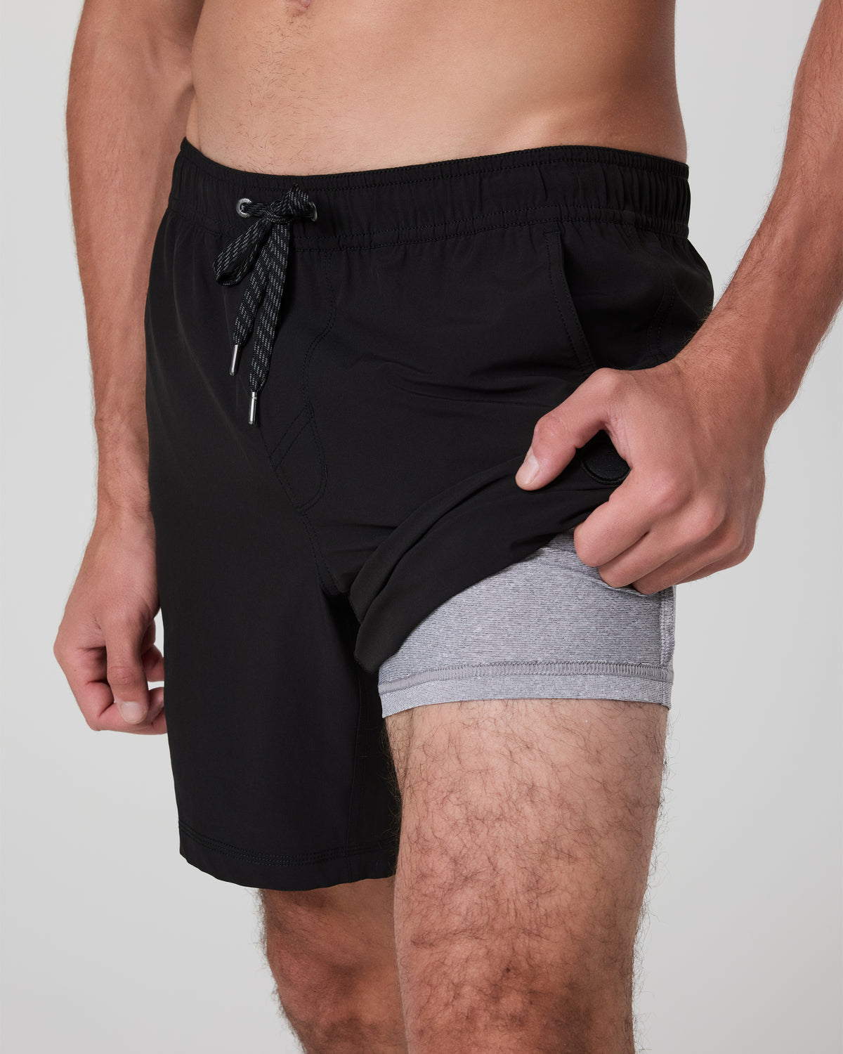 Kore Short Lined 7" Men's Black Tonal Athletic Shorts - Vuori