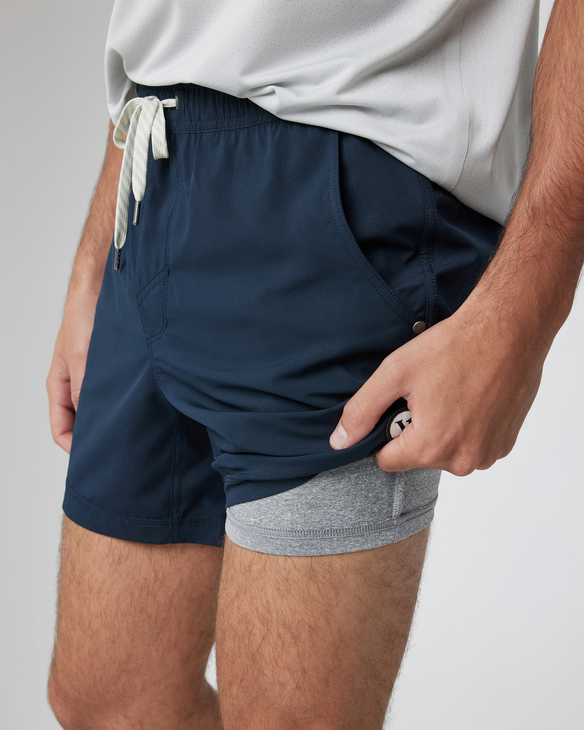 Kore Short Lined 5" Men's Ink Athletic Shorts - Vuori