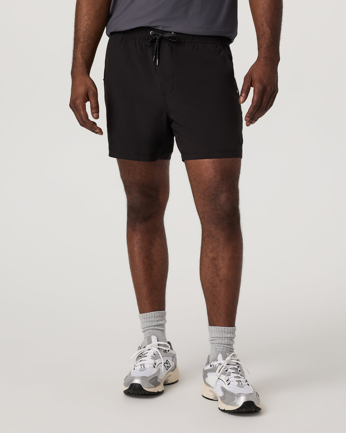 Kore Short Lined 5" Black Tonal Athletic Shorts - Vuori