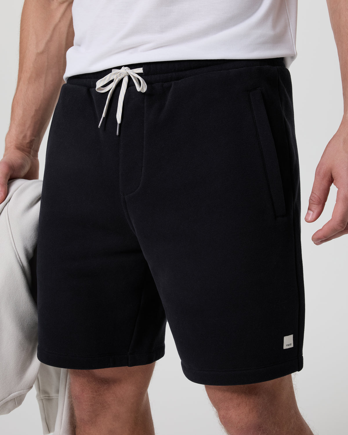 Seaside Short Classic Fit 8" Black - Vuori