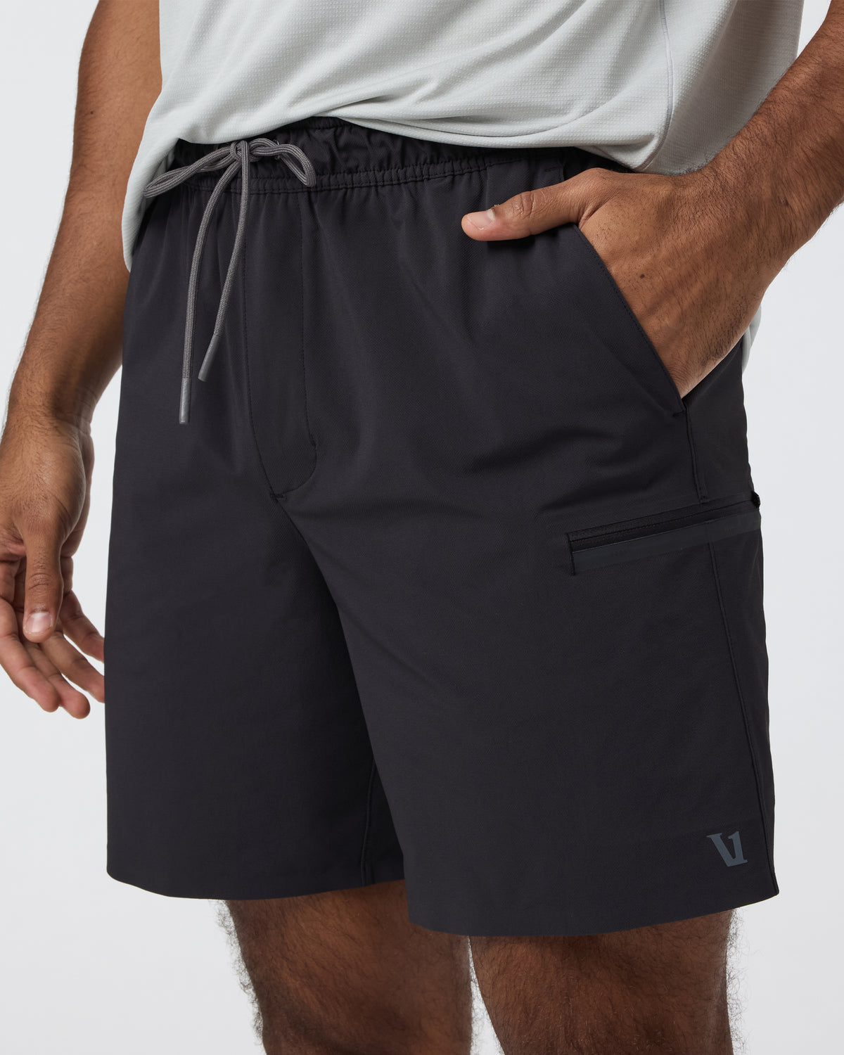 Grafton Short Unlined Classic Fit 7" Black - Vuori