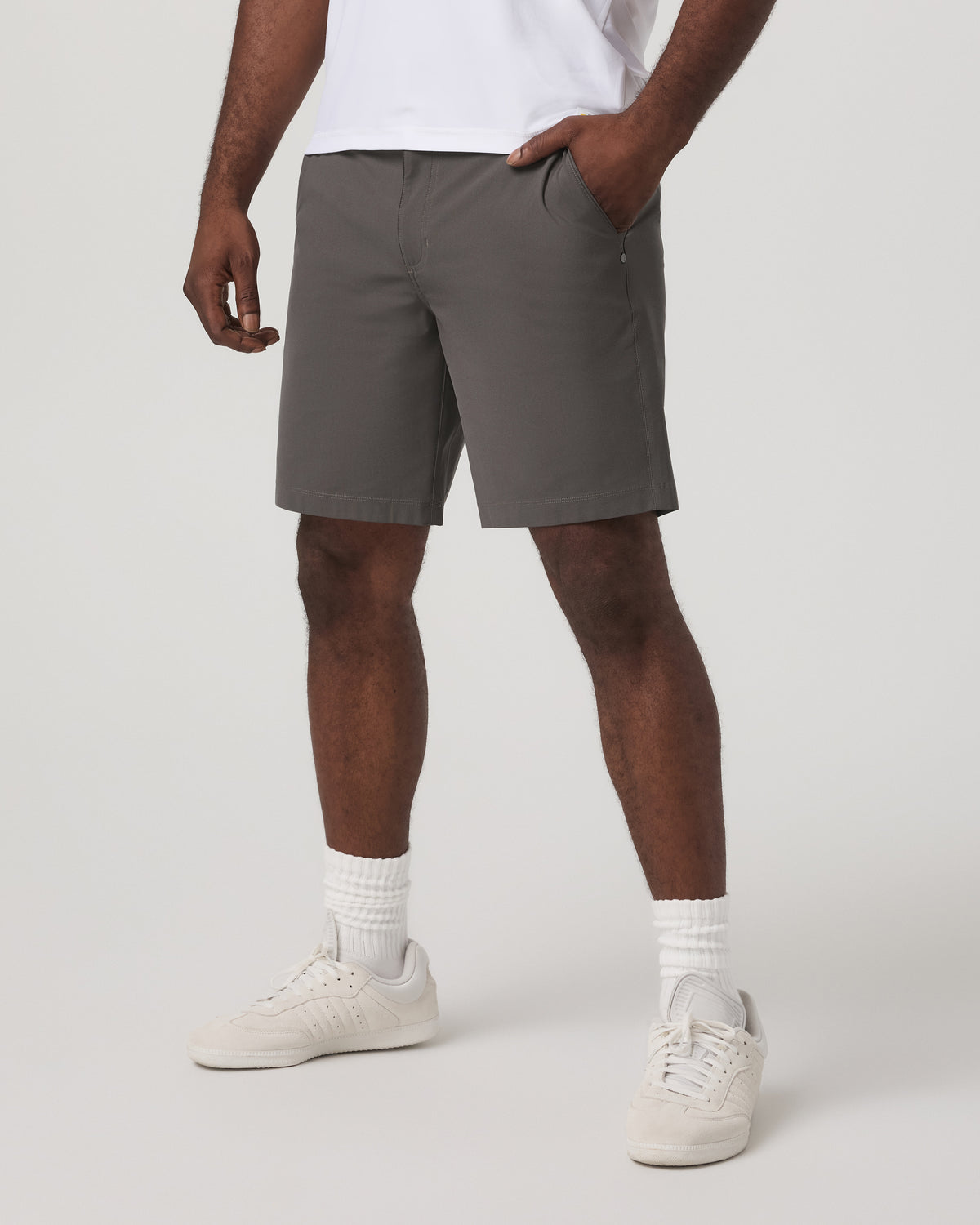 Meta Short 8" Men's Warm Grey Classic Chino Shorts - Vuori