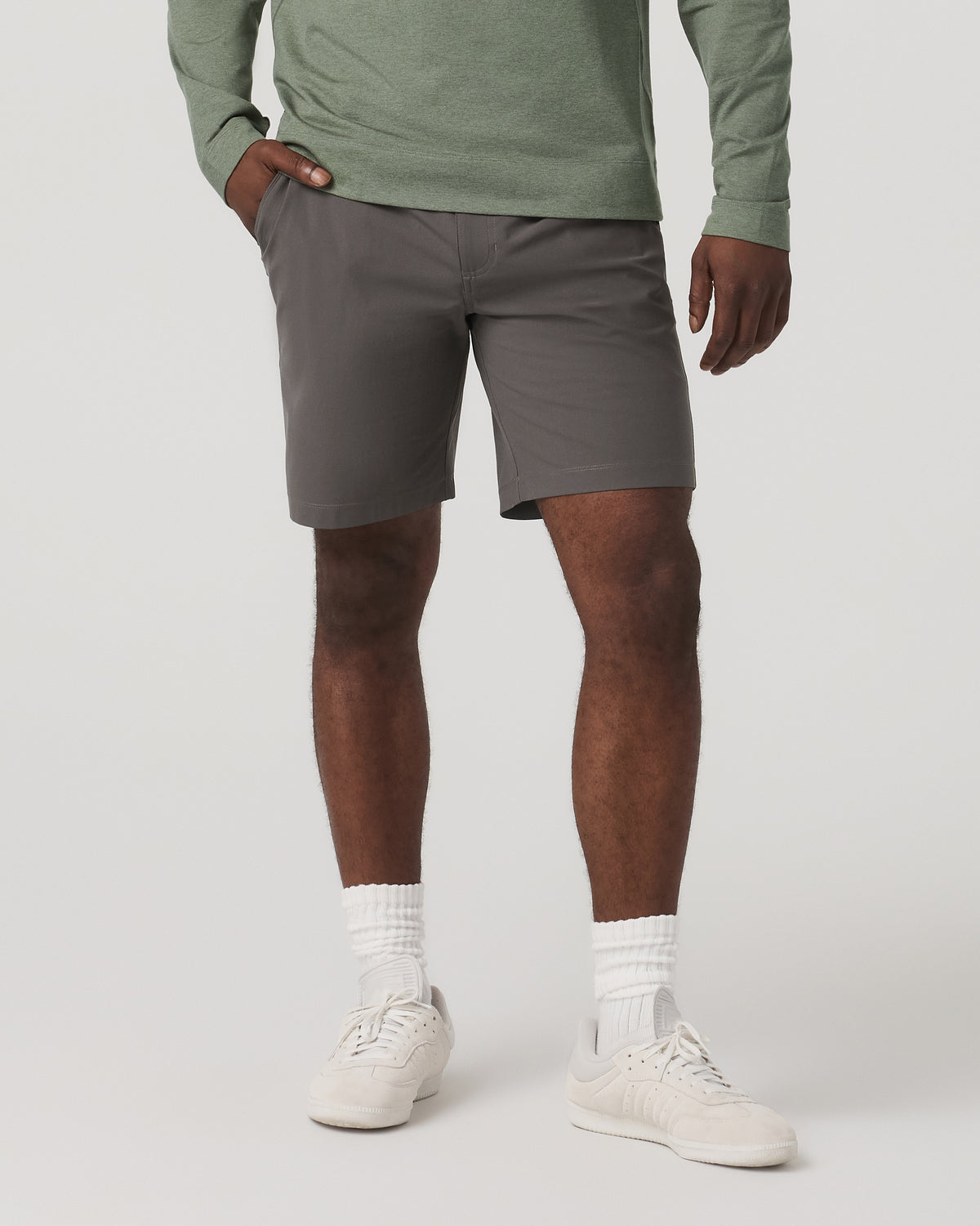 Meta Short 8" Men's Warm Grey Classic Chino Shorts - Vuori