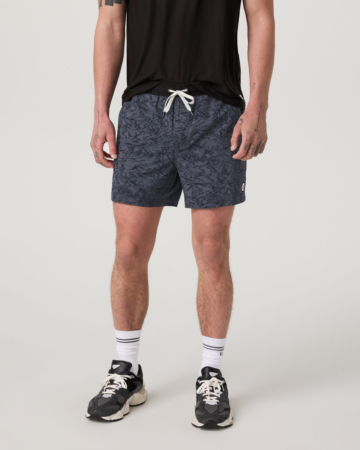 Kore Short Lined 5" Men's Moonlight Sand Shorts - Vuori