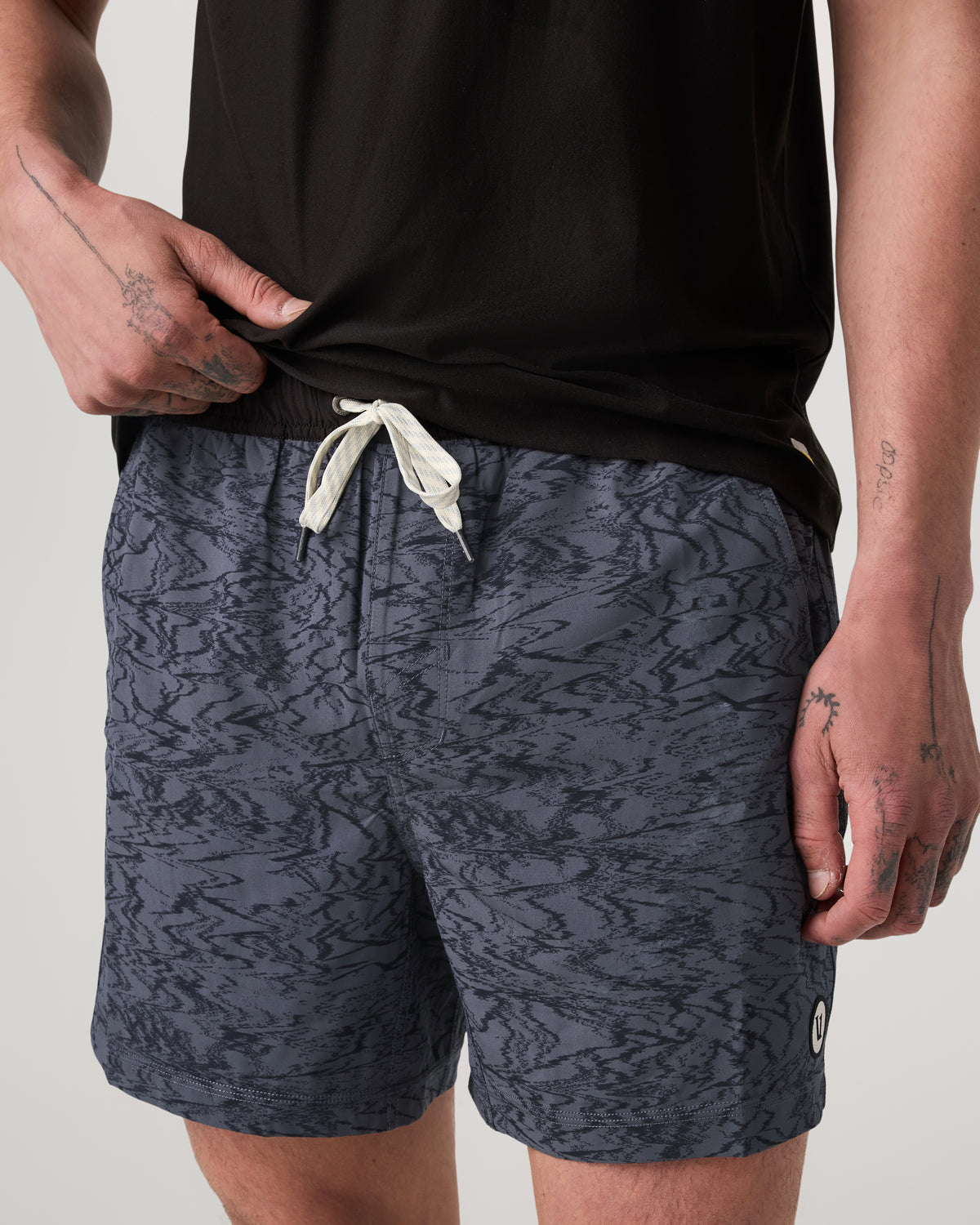 Kore Short Lined 5" Men's Moonlight Sand Shorts - Vuori
