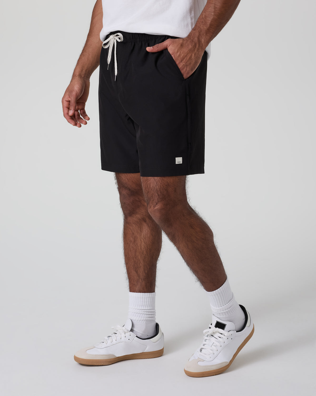 Banks Session Short 7" Black - Vuori