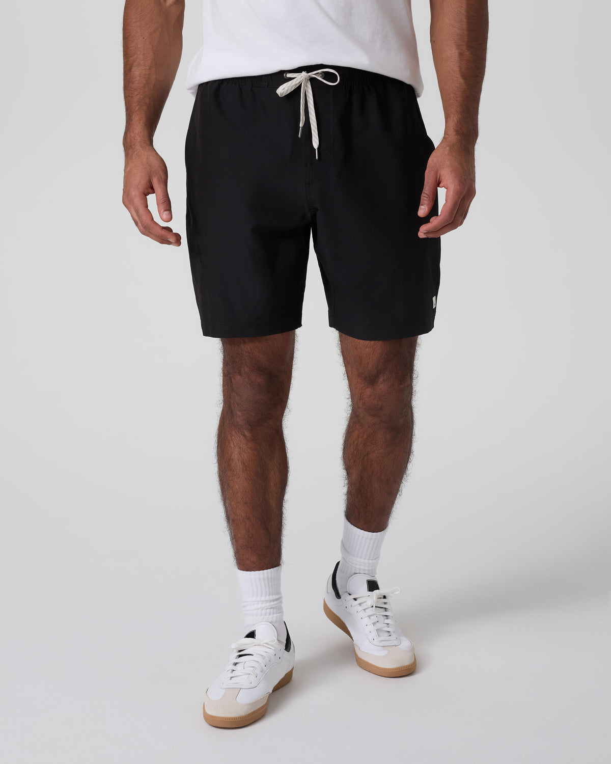 Banks Session Short 7" Black - Vuori