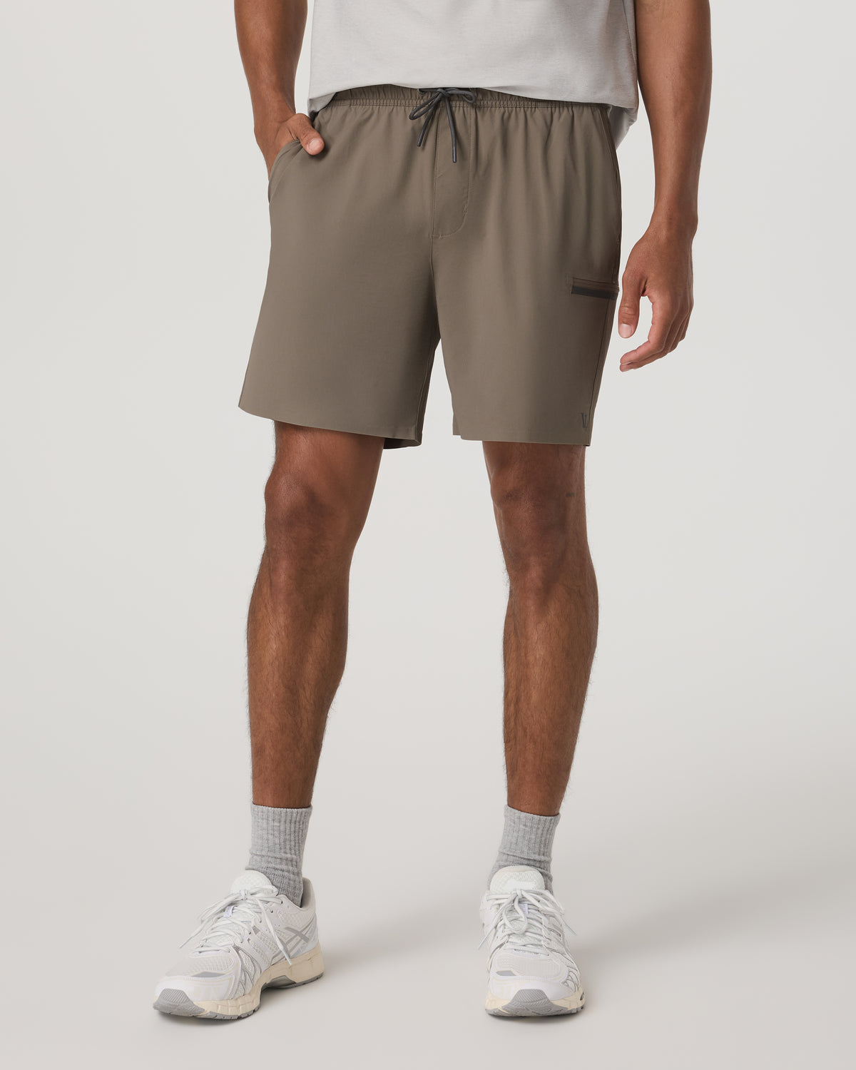 Grafton Short Unlined 7" Men's Training Shorts in Bark - Vuori