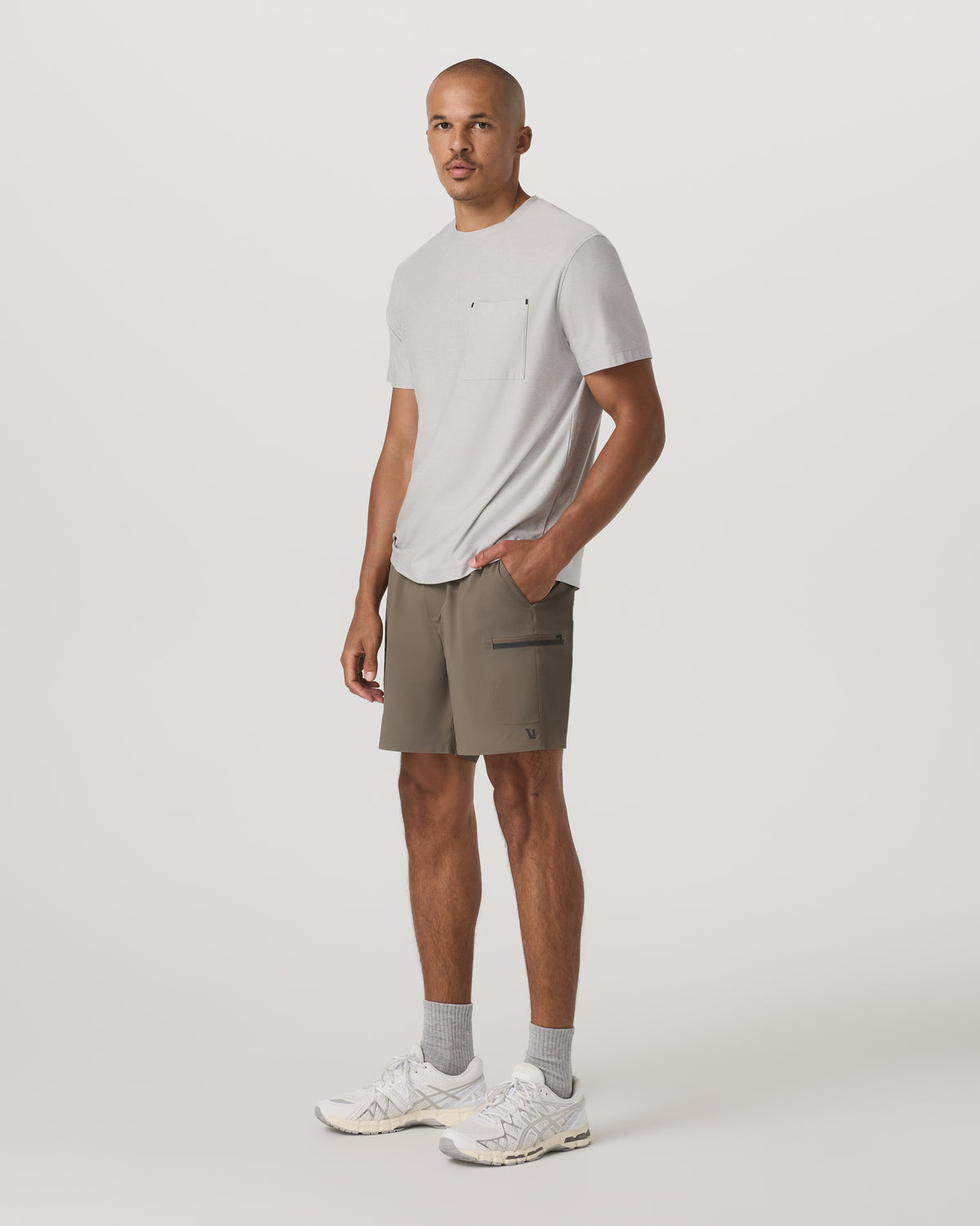 Grafton Short Unlined 7" Men's Training Shorts in Bark - Vuori