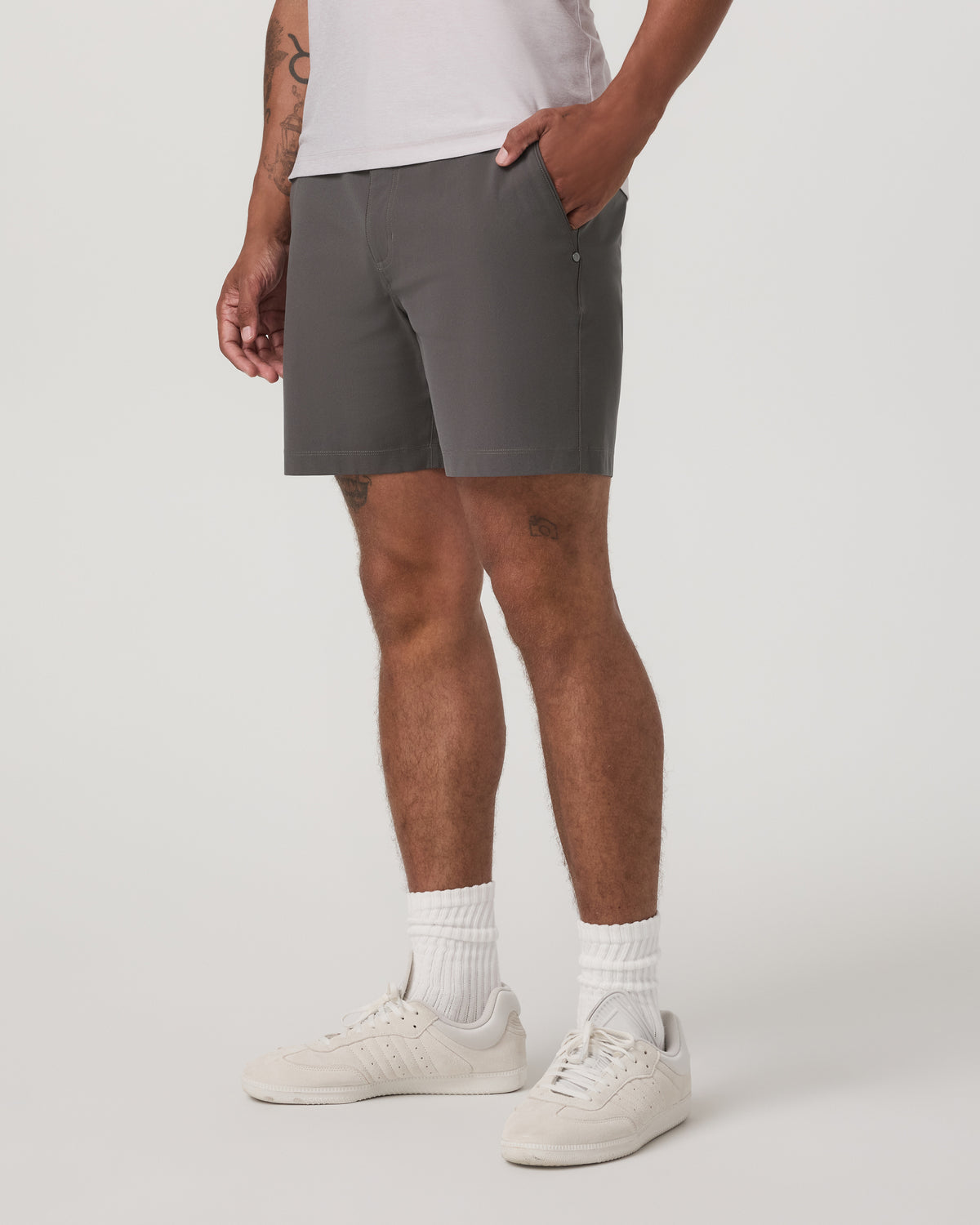 Meta Short 6" Men's Warm Grey Classic Chino Shorts - Vuori