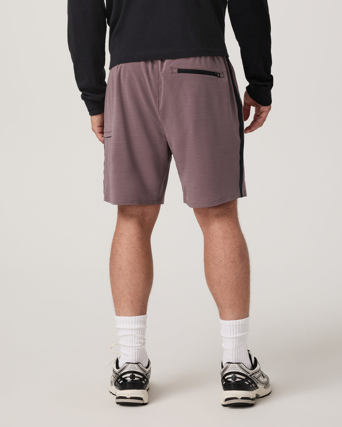 Elevate Kore Utility Short Lined 7" Men's Huckleberry Short - Vuori