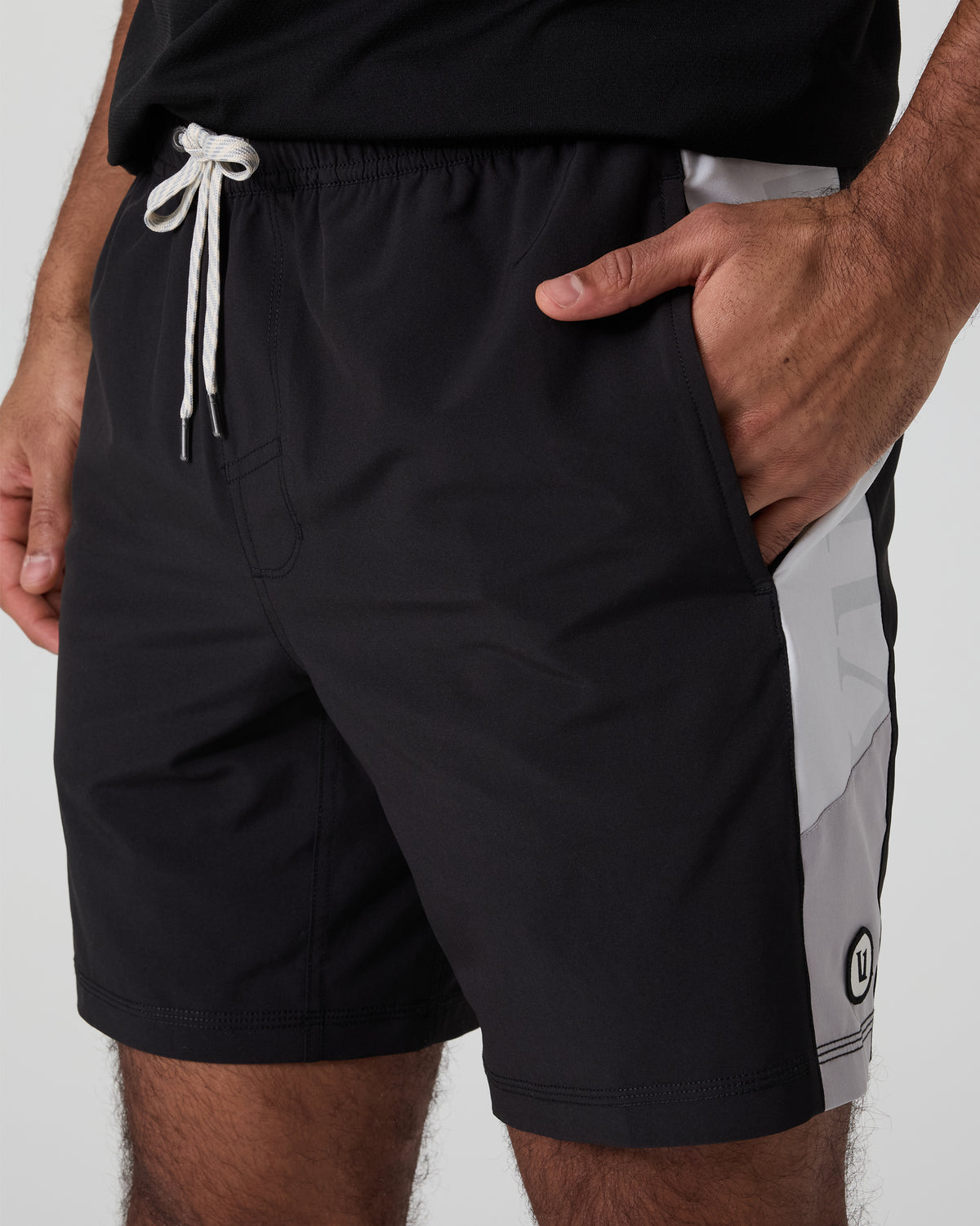 Kore Short X2 Lined Classic Fit 7" Black/Salt/Amethyst Grey - Vuori