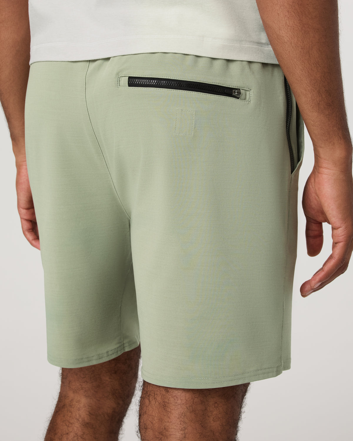 Elevate Kore Short Unlined 7" Men's Agave Shorts - Vuori