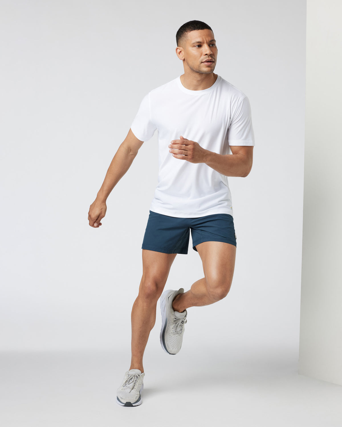 Kore Short Lined 5" Men's Indigo Athletic Shorts - Vuori