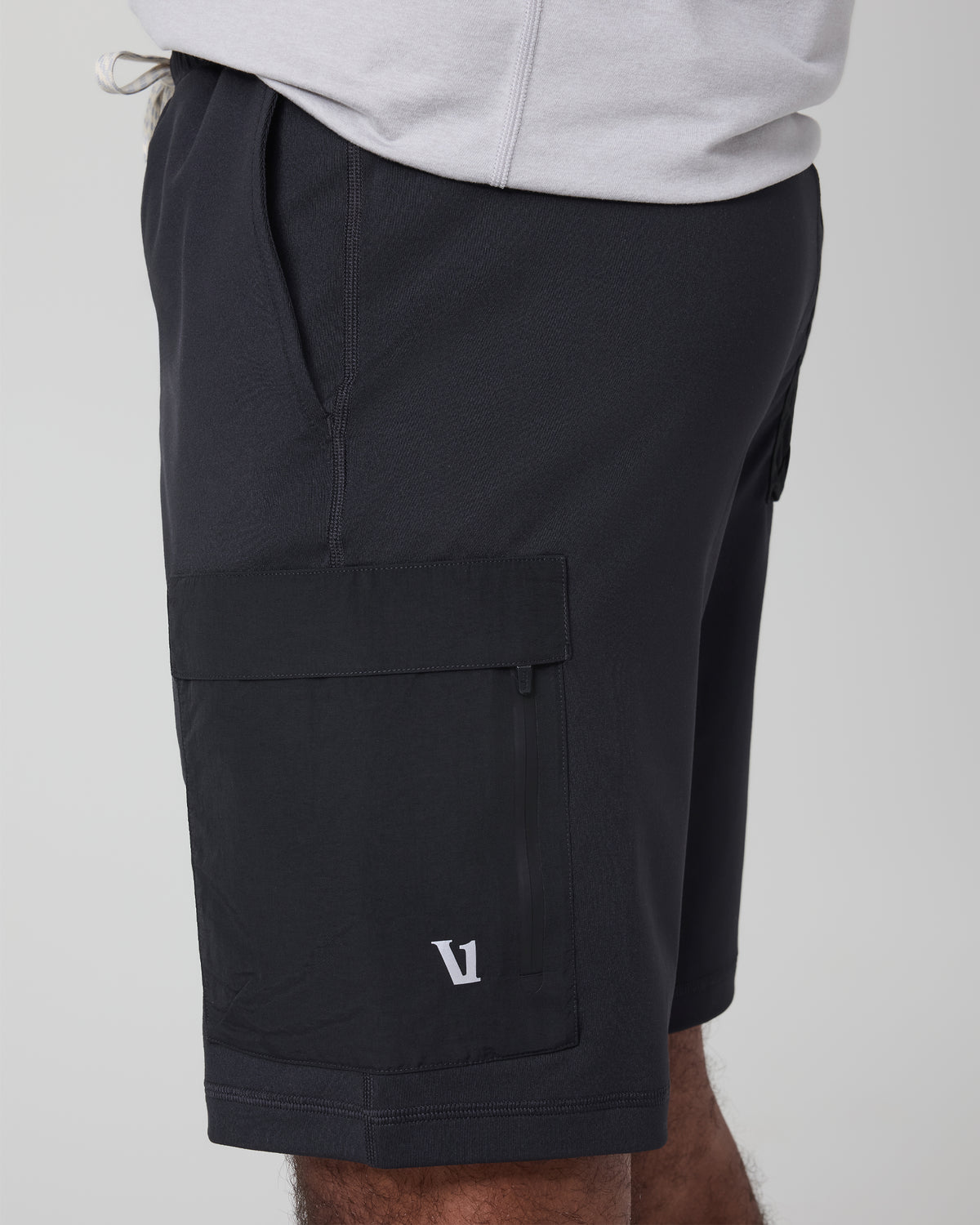 Sunday Performance Utility Short Classic Fit 8" Black - Vuori