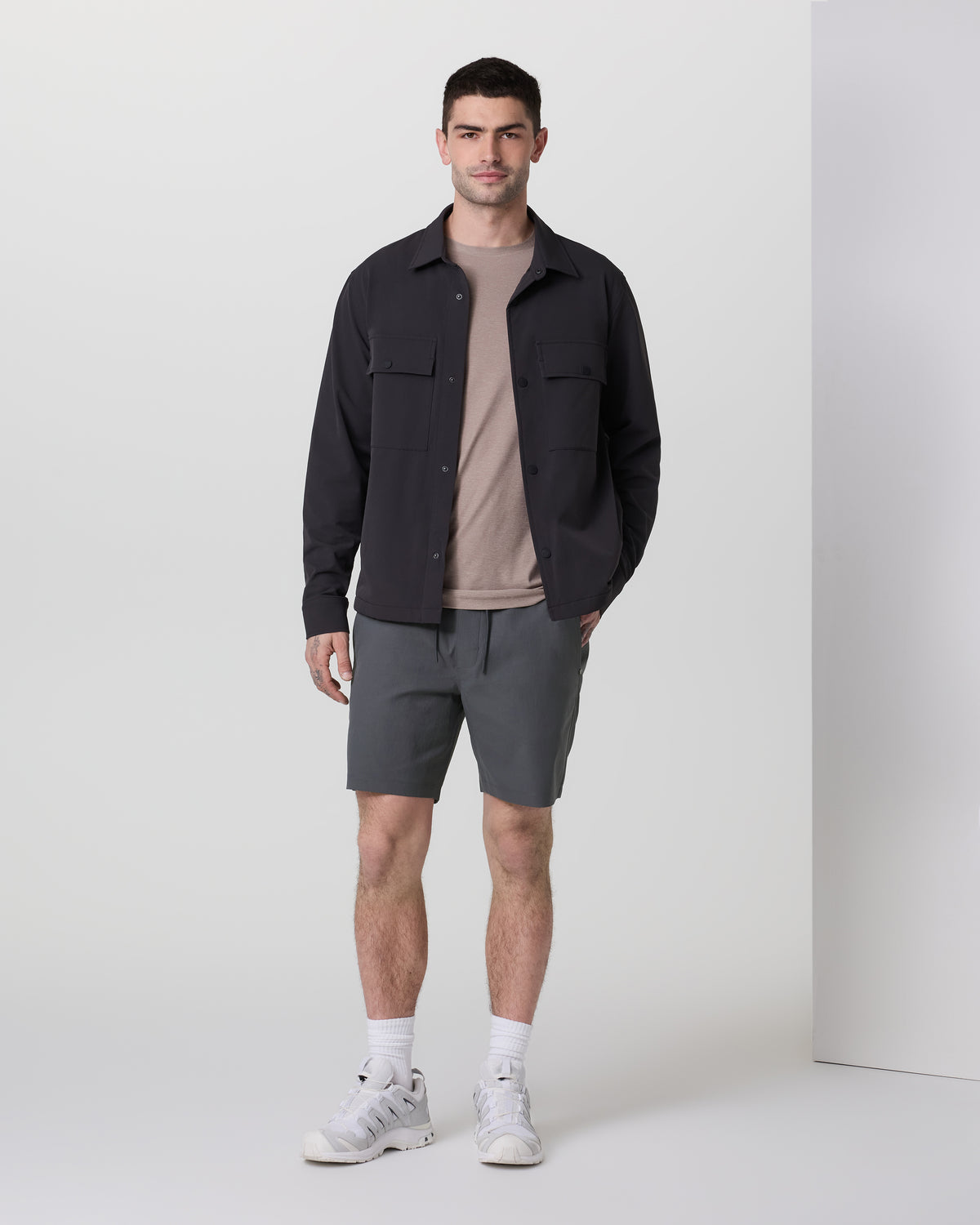 Cascade Crinkle Elastic Waist Short Classic Fit 8" Charcoal - Vuori