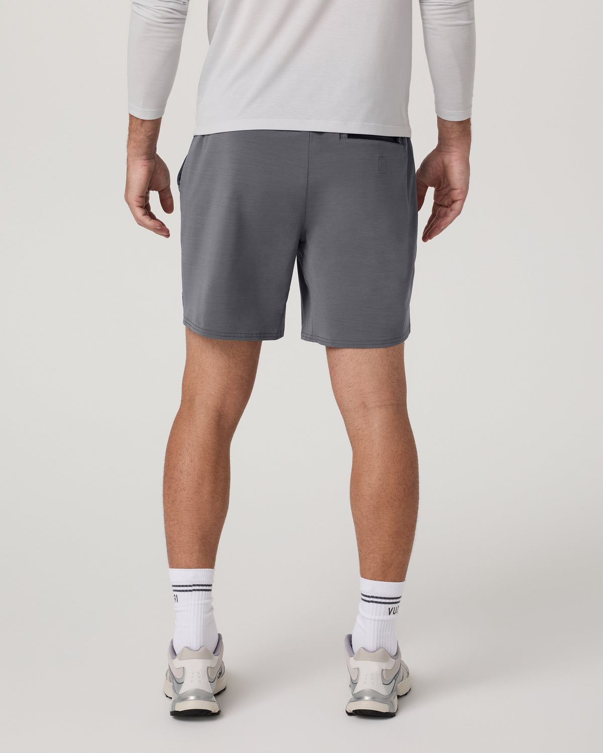 Elevate Kore Short Unlined 7" Men's Zinc Shorts - Vuori