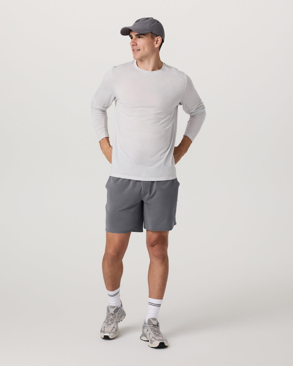 Elevate Kore Short Unlined 7" Men's Zinc Shorts - Vuori