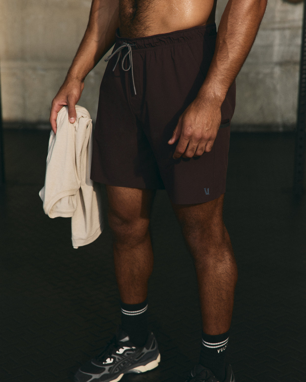 Grafton Short Lined 7" Men's Raisin Training Shorts - Vuori