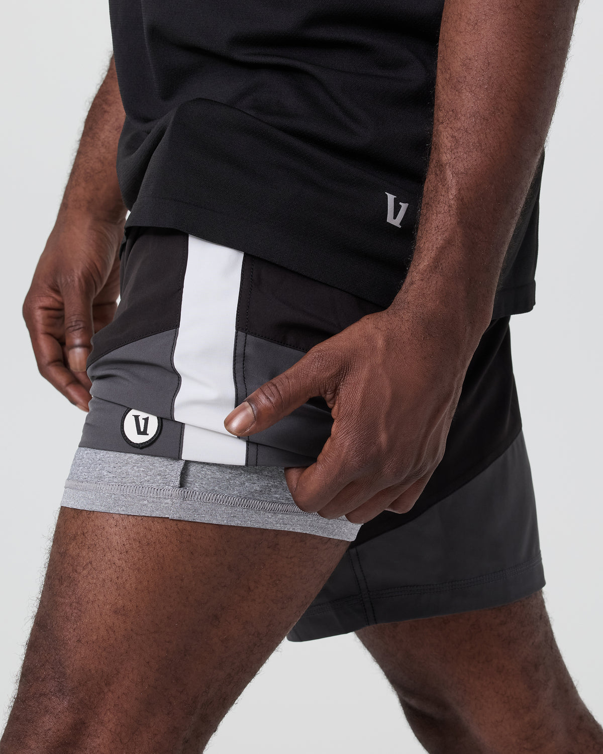 Kore Short X1 Lined Classic Fit 7" Black/Dark Pewter/Salt - Vuori