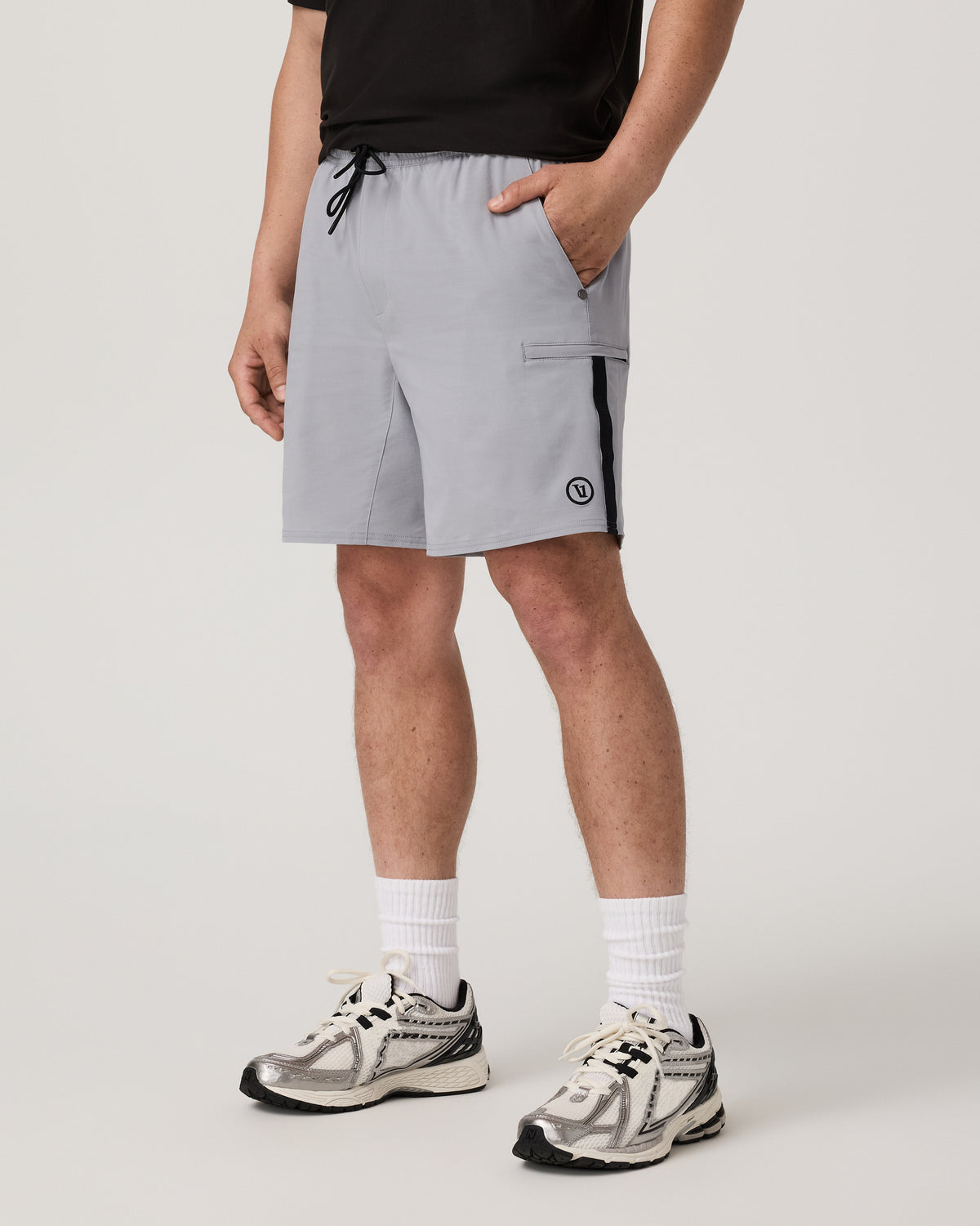 Elevate Kore Utility Short Lined 7" Men's Sea Fog Shorts - Vuori