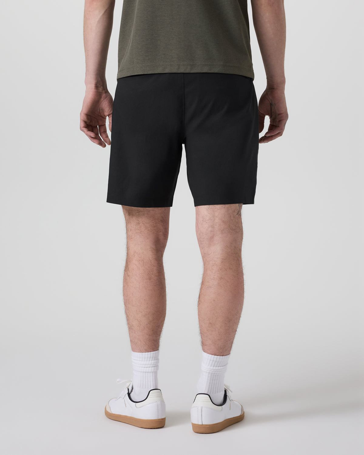 Cascade Crinkle Elastic Waist Short Classic Fit 8" Black - Vuori