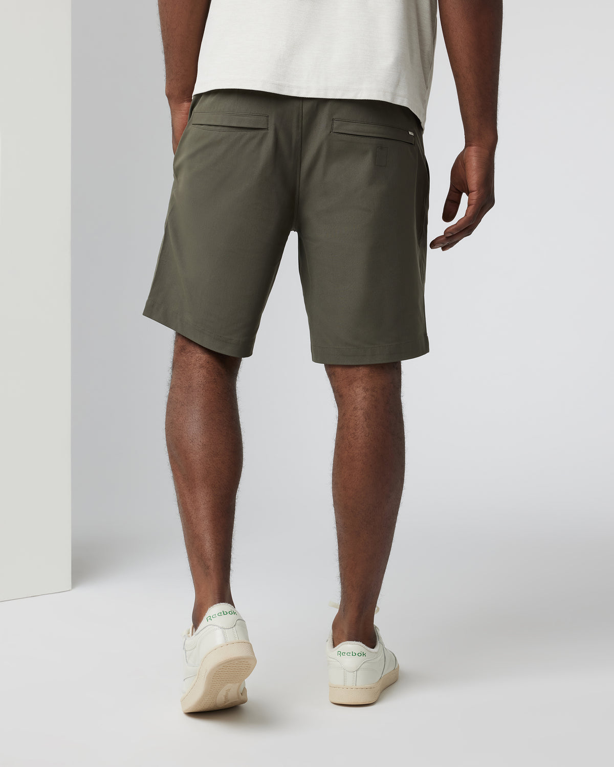 Meta Easy Short Men's Dark Oregano Casual Shorts - Vuori